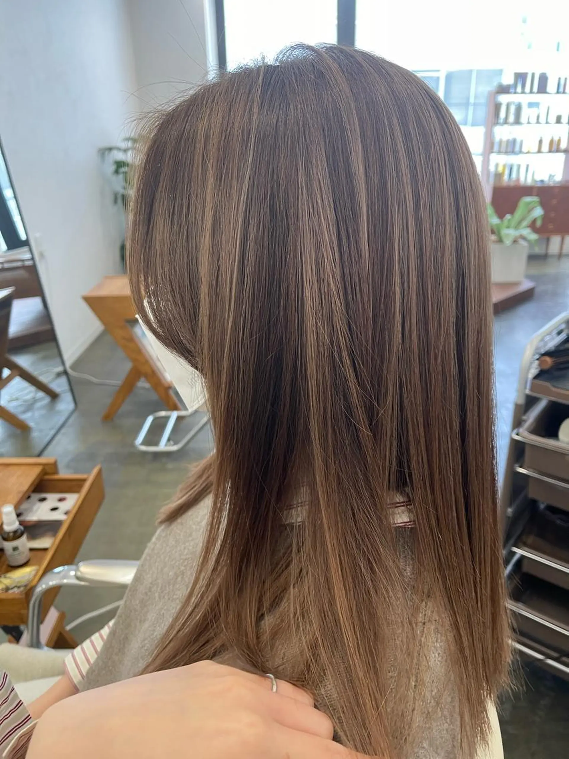 ロング カラー pole/apartment所属・💓パーマ，💗 レイヤーカットのヘアスタイル