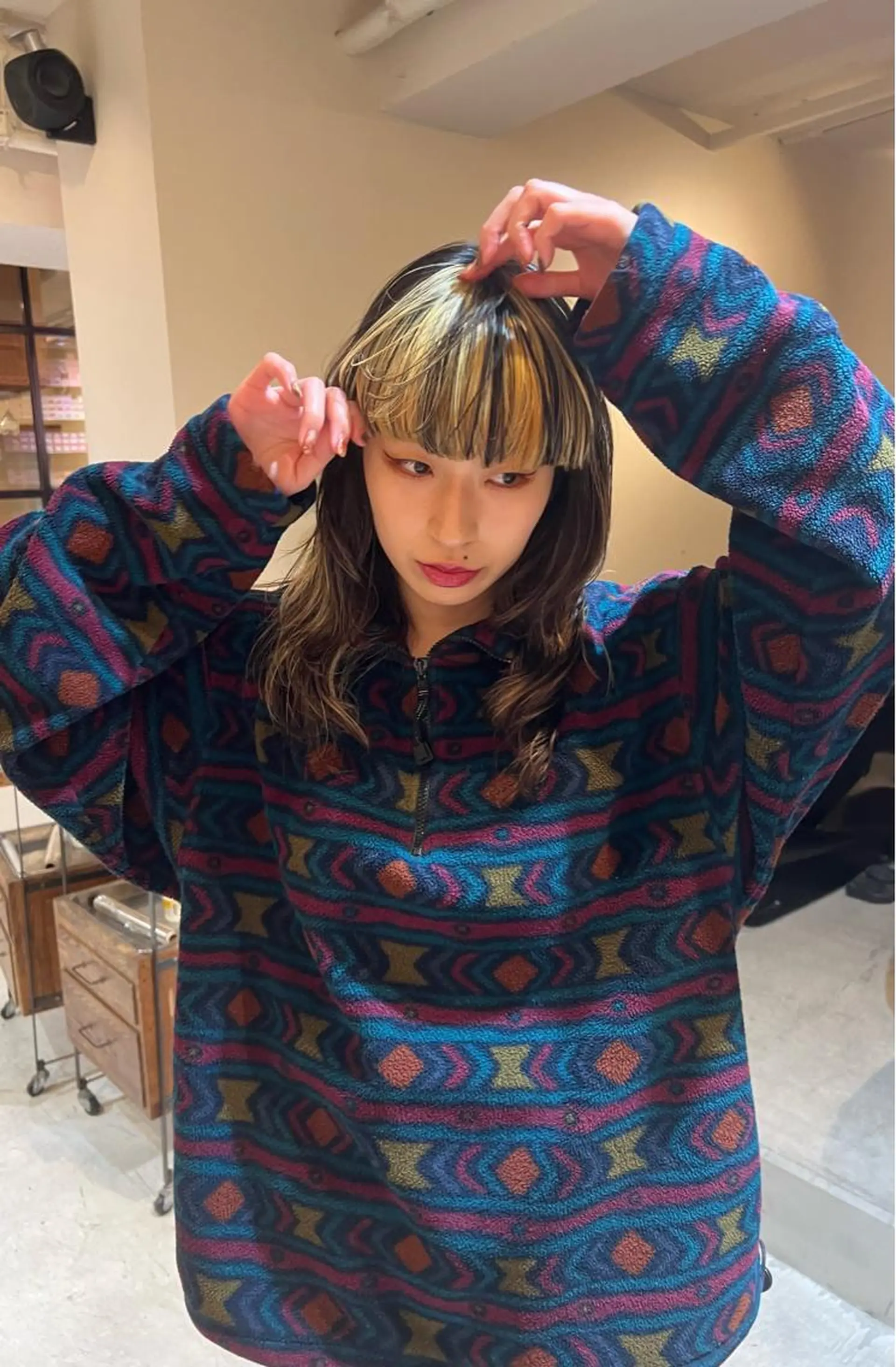 セミロング カラー ブリーチ ケアブリーチ ダブルカラー ハイライトカラー ハイライト ファッションに 溶け込むstyleのヘアスタイル