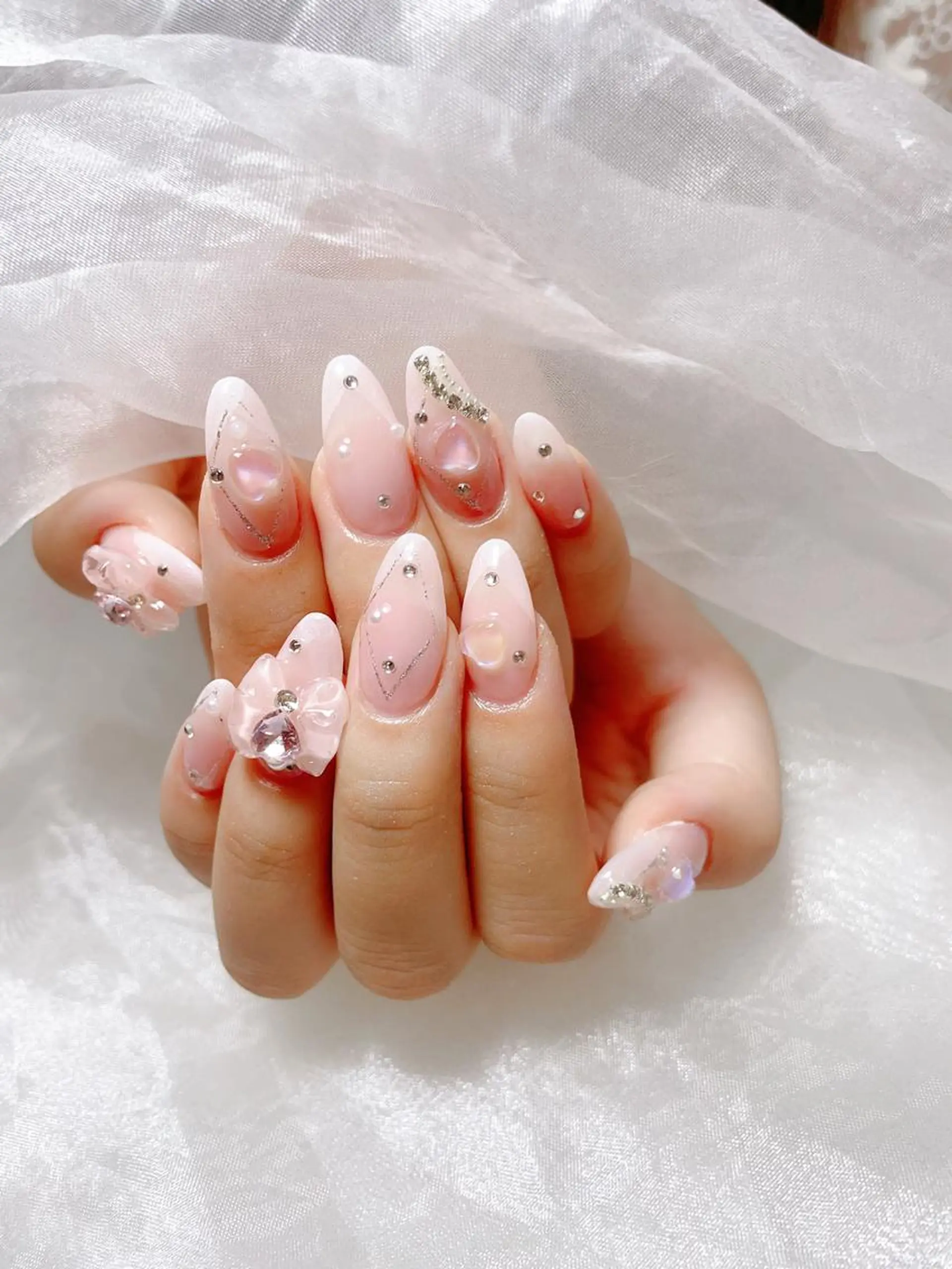 ネイル ハンドネイル VIVIAN リサのネイルデザイン