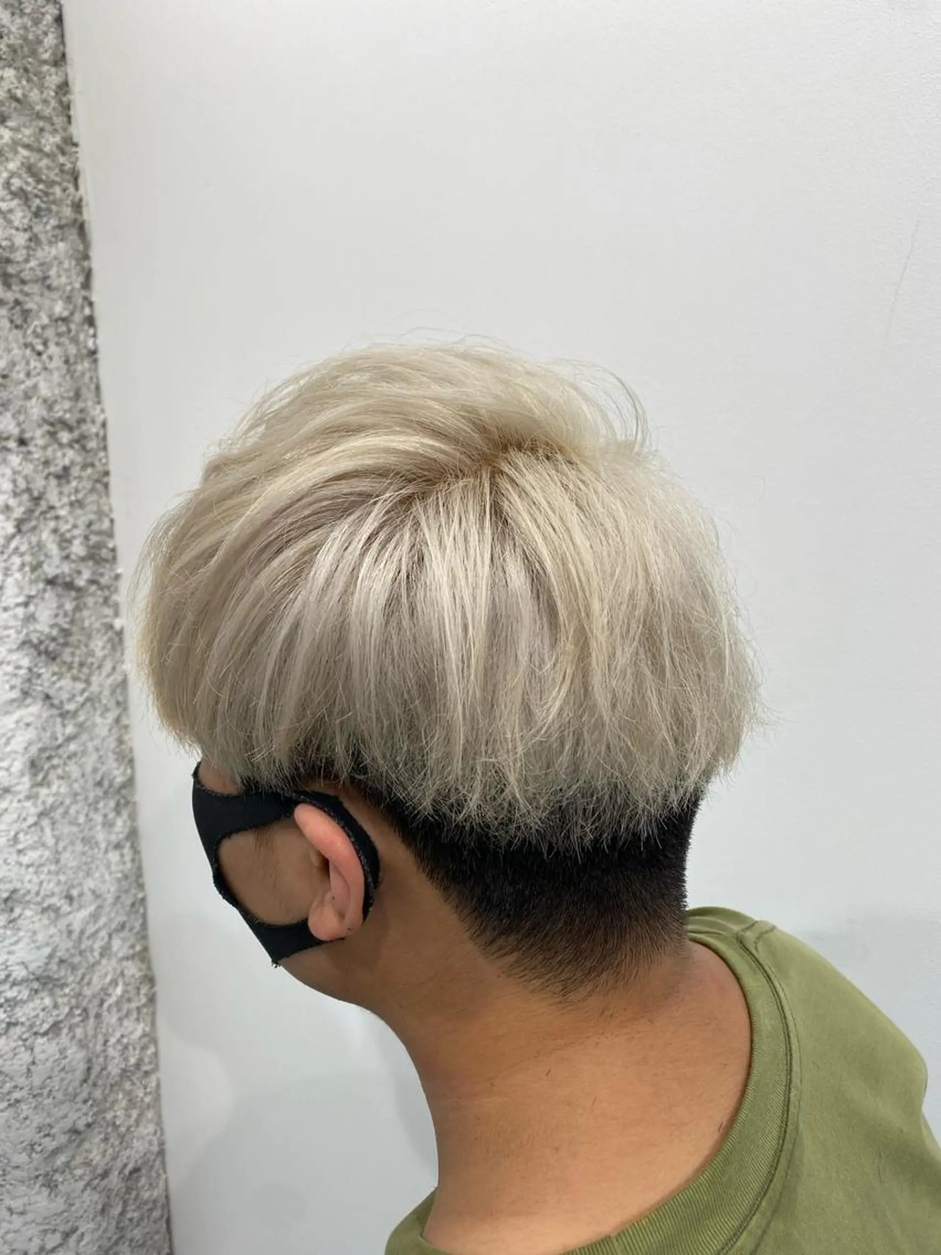 ショート ハイトーンエフェクト ブリーチいち丸のヘアスタイル