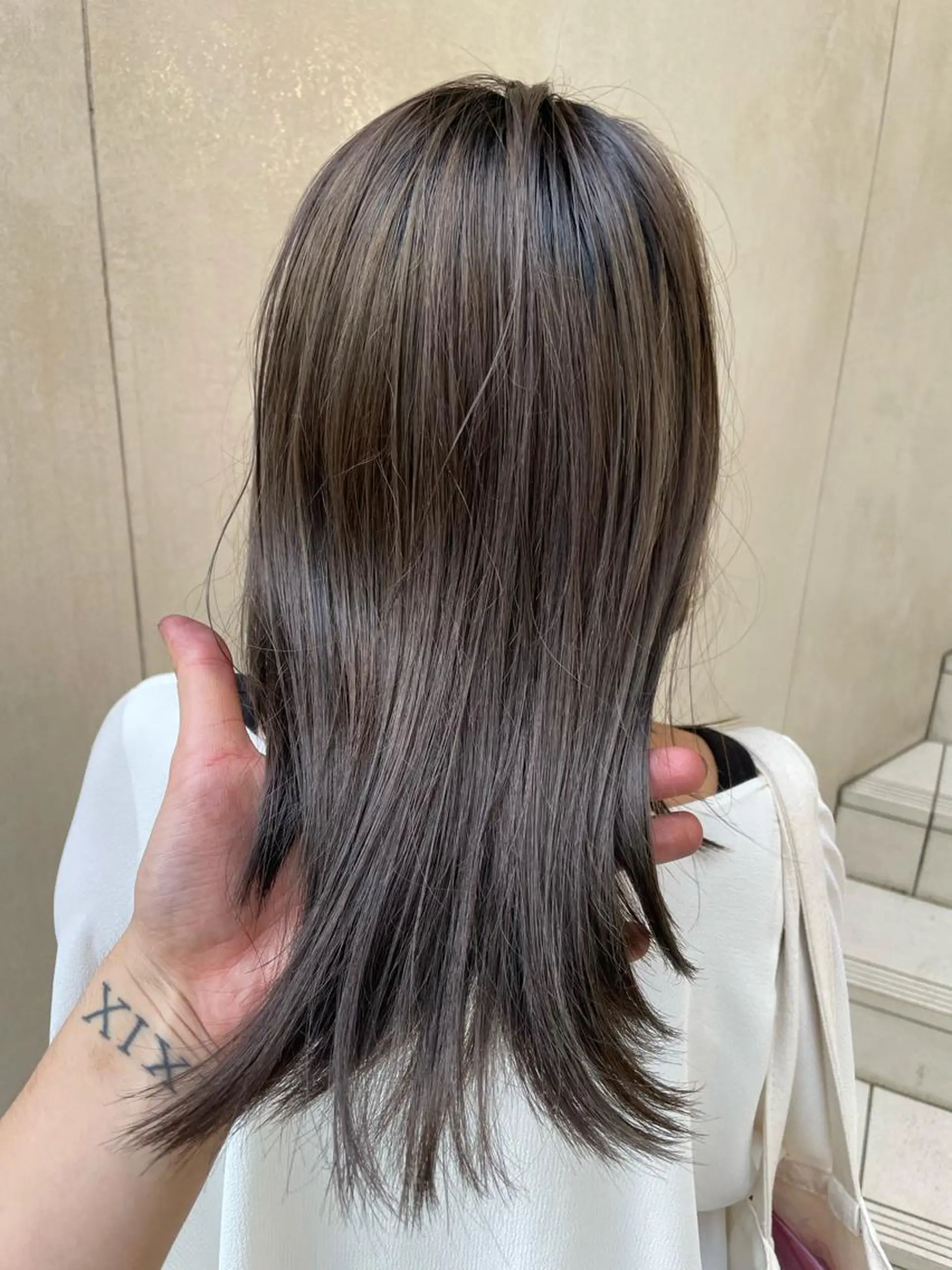 ショート カラー ケアブリーチ/ エクステ/レイヤーのヘアスタイル