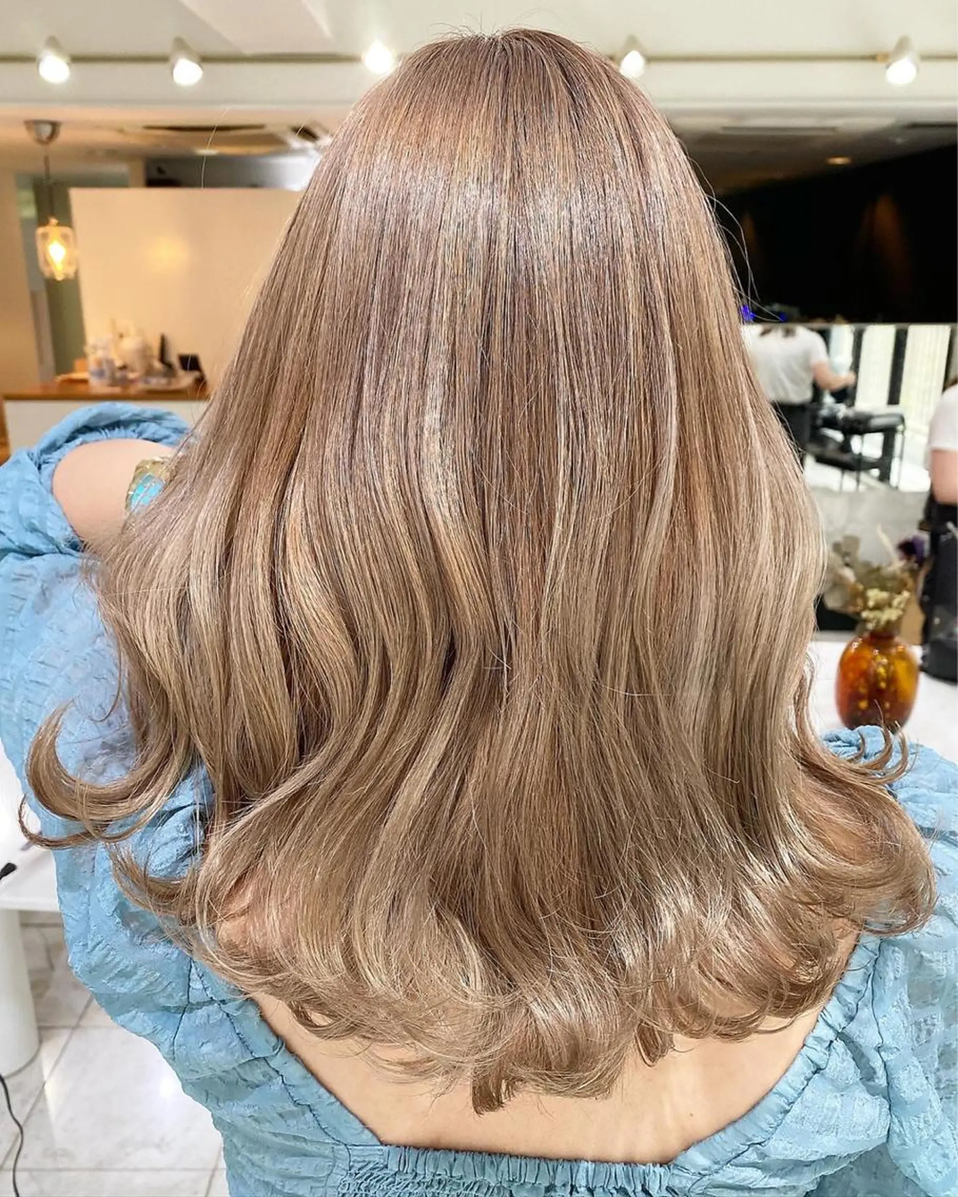 ミディアム カラー ヘアアレンジ 結婚式・ブライダル ミディアムパーマ アッシュ アッシュブラウン バレイヤージュ カット ヘアカラー トリートメント 韓国風×透明感カラー 髪質改善オタベシンヤのヘアスタイル