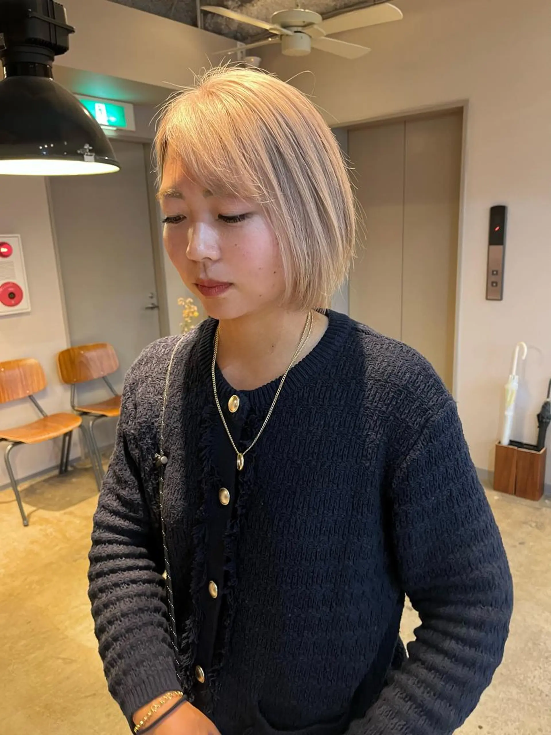 ミディアム カラー ベージュカラー ブリーチ ホワイトベージュ カット ヘアカラー トリートメント 🩷ハイトーン透明感 レイヤー🩷ユリカのヘアスタイル