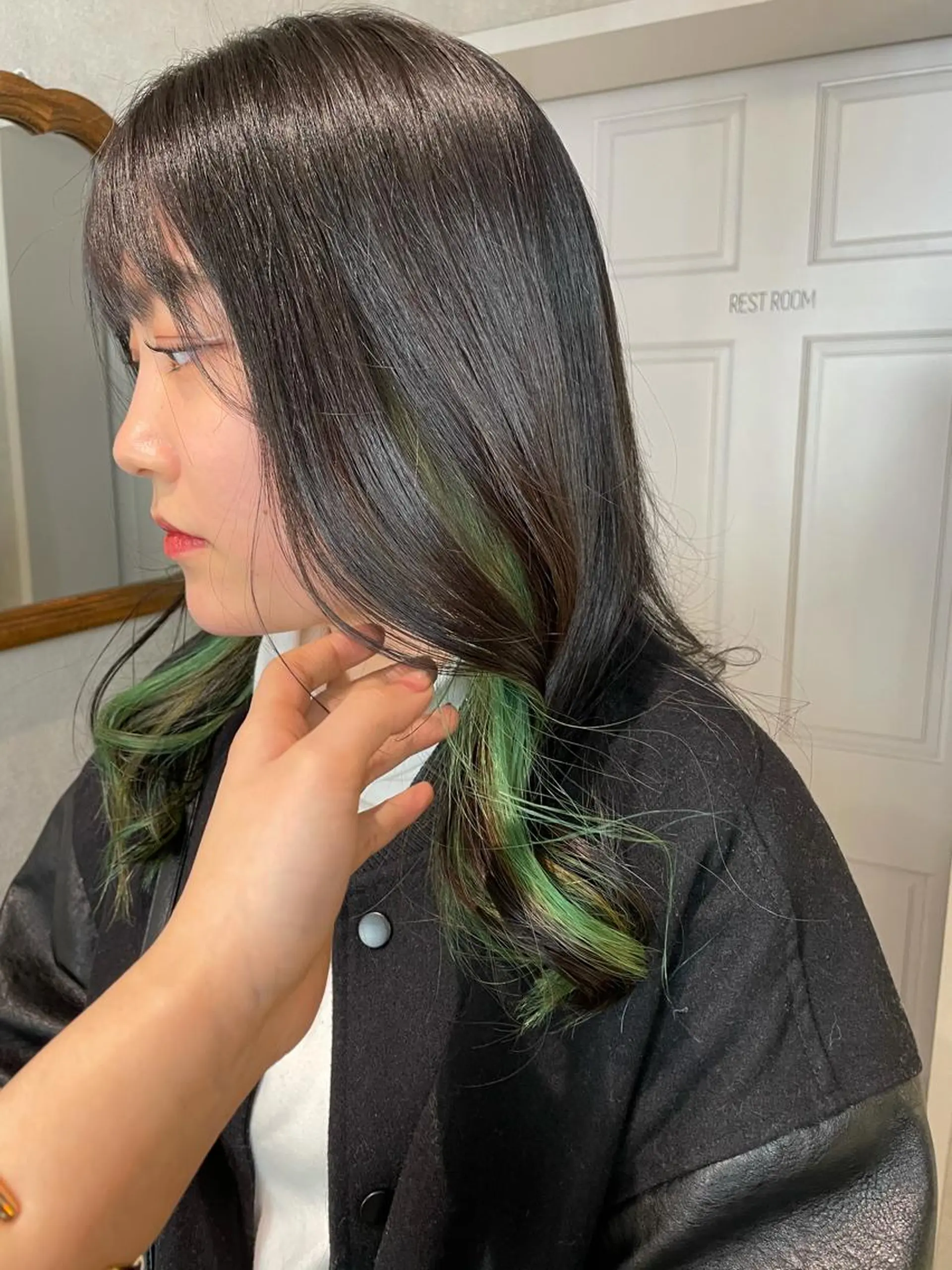 セミロング カラー インナーカラー ヘアカラー ナチュラル透明感🌱 小山美樹子のヘアスタイル