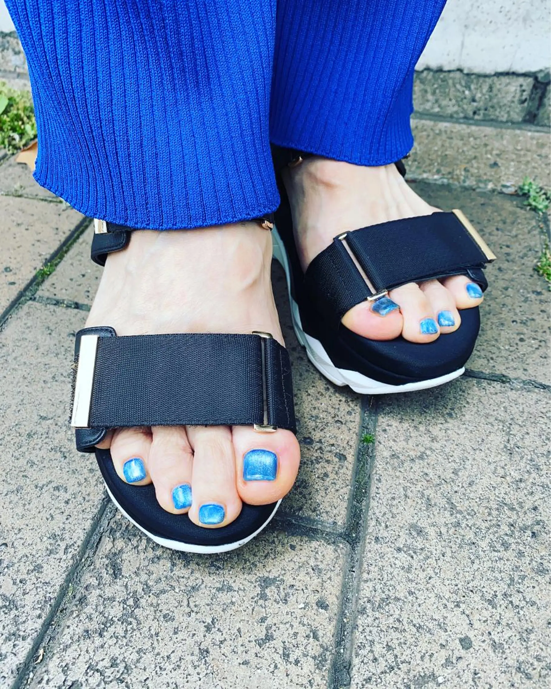 ネイル ブルー フットネイル マグネットネイル ワンカラーネイル ハンドネイル フットネイル ハンドケア nail salon  AlgeTy所属・✴︎:.｡. MAKI.｡.:✴︎のネイルデザイン