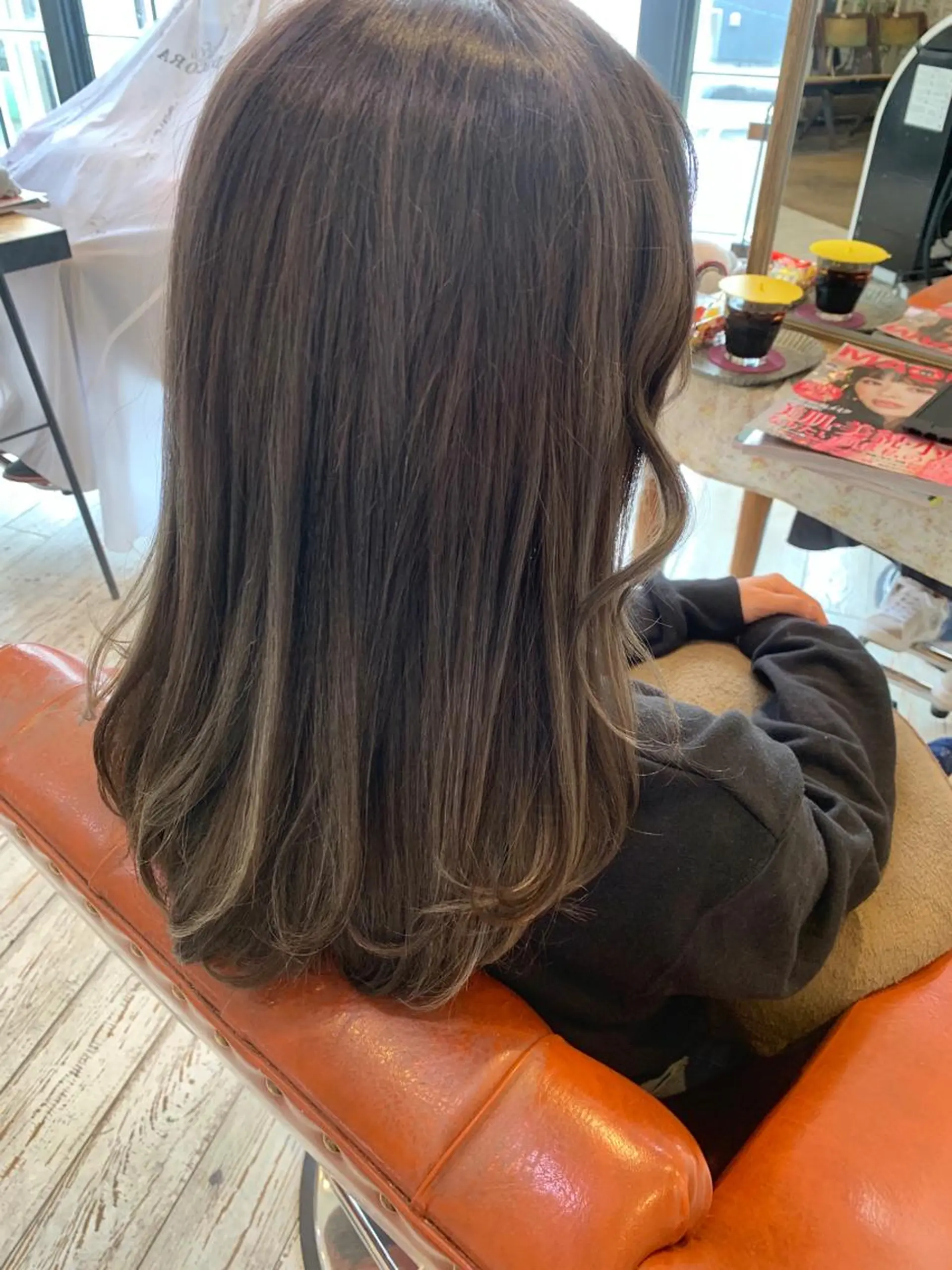 セミロング カラー カット ヘアカラー トリートメント DECORA sweet(川越)所属・坪田 彩花のヘアスタイル