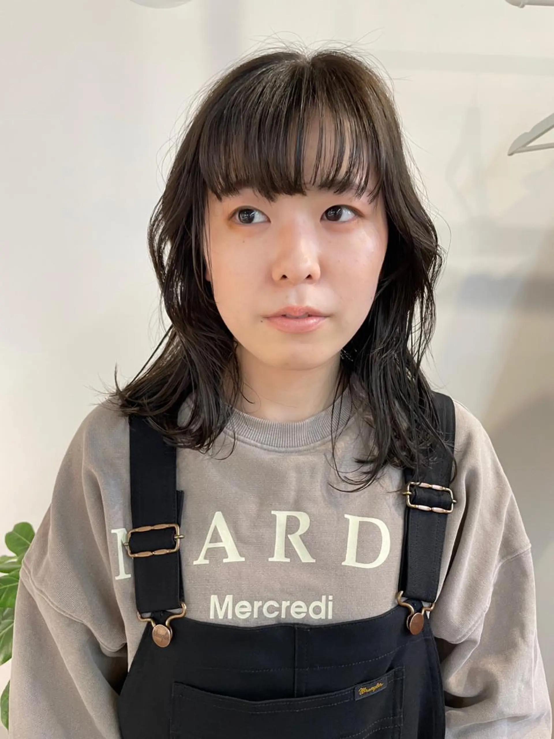 セミロング カラー ベージュカラー オリーブベージュ カット ヘアカラー トリートメント fit/ madokaのヘアスタイル