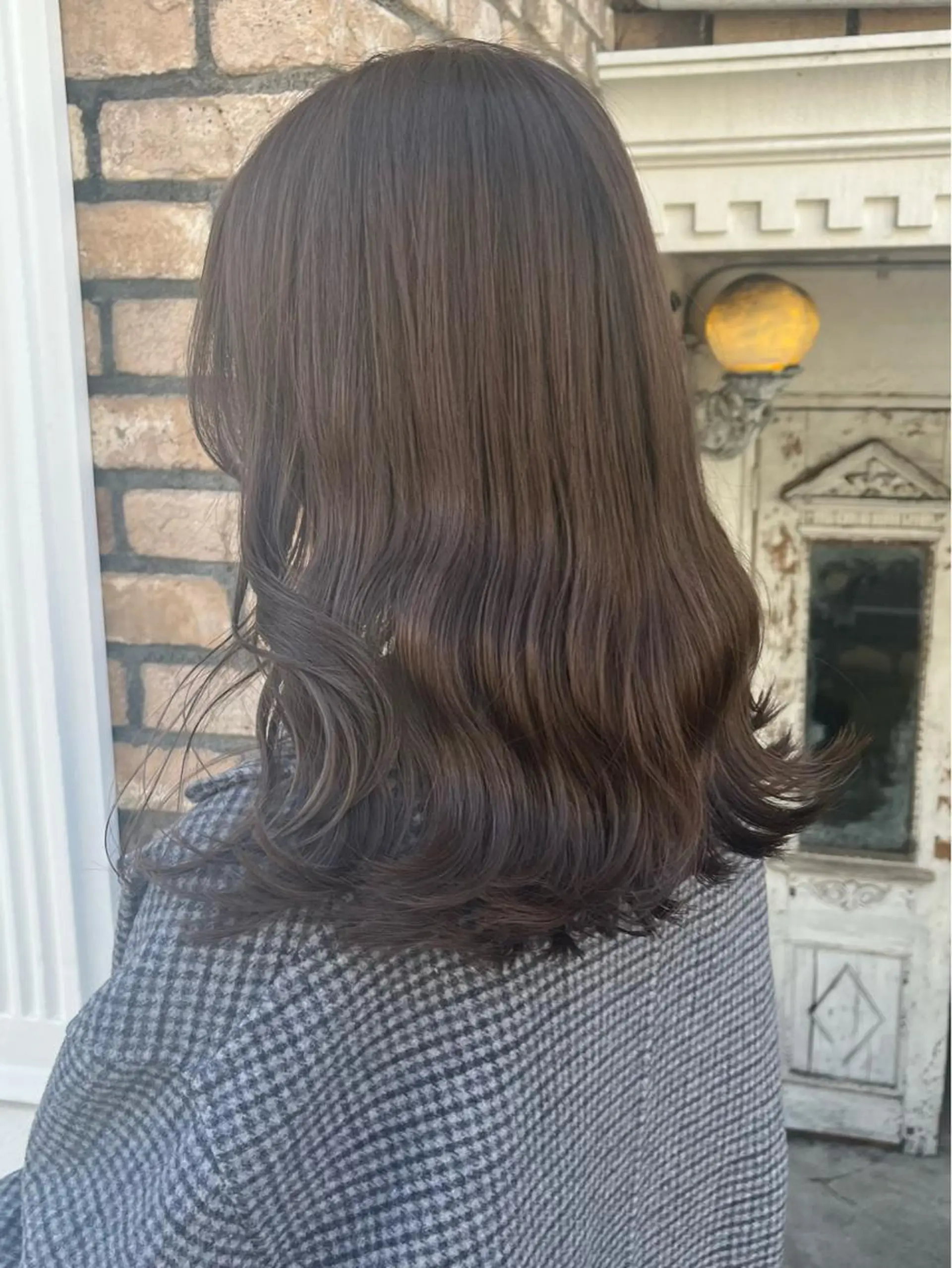 ロング カラー ヘアアレンジ ベージュカラー ブリーチ グレージュ ミルクティーベージュ ミルクティーグレージュ ヘアカラー トリートメント レイヤー/グレージュ 🤍奥開梨恵のヘアスタイル