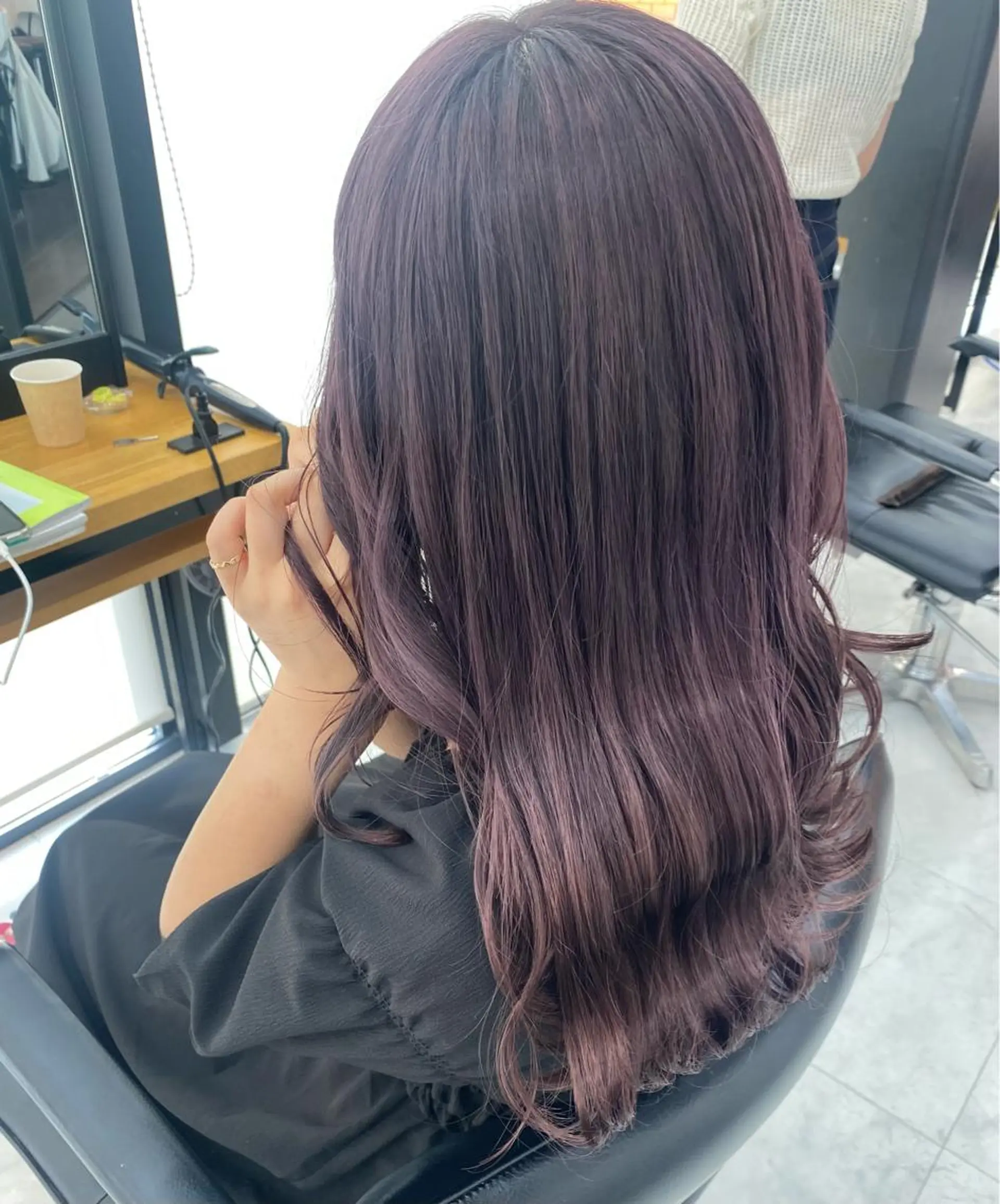 セミロング カラー ブリーチ ラベンダーカラー ラベンダーピンク ピンクカラー カット ヘアカラー 韓国風レイヤーカット 🍒サンジキ アカリのヘアスタイル