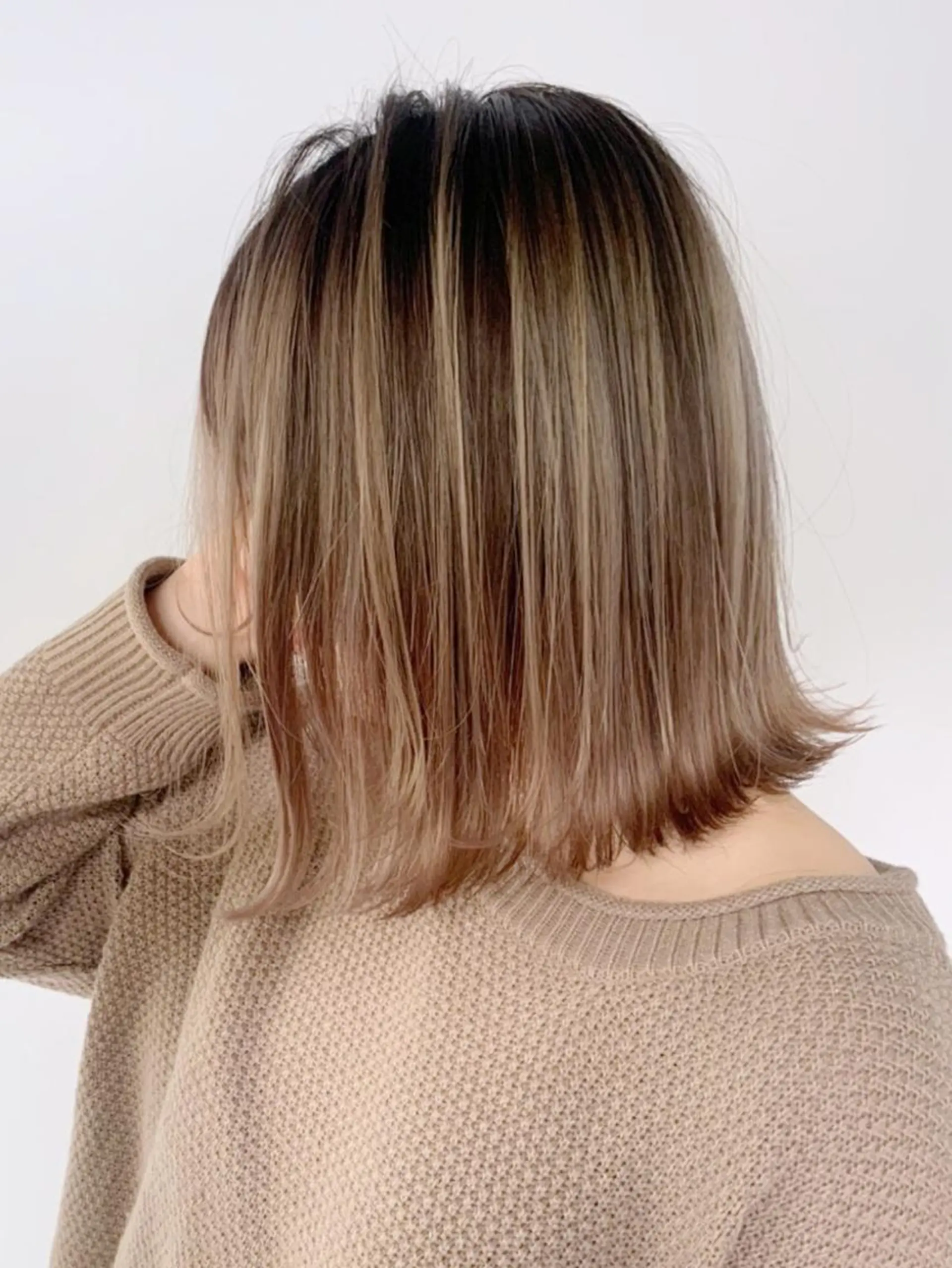 ミディアム カラー ヘアアレンジ パーマ バレイヤージュ レイヤーカット 外ハネヘア ITbyALBUM 八王子店のヘアスタイル