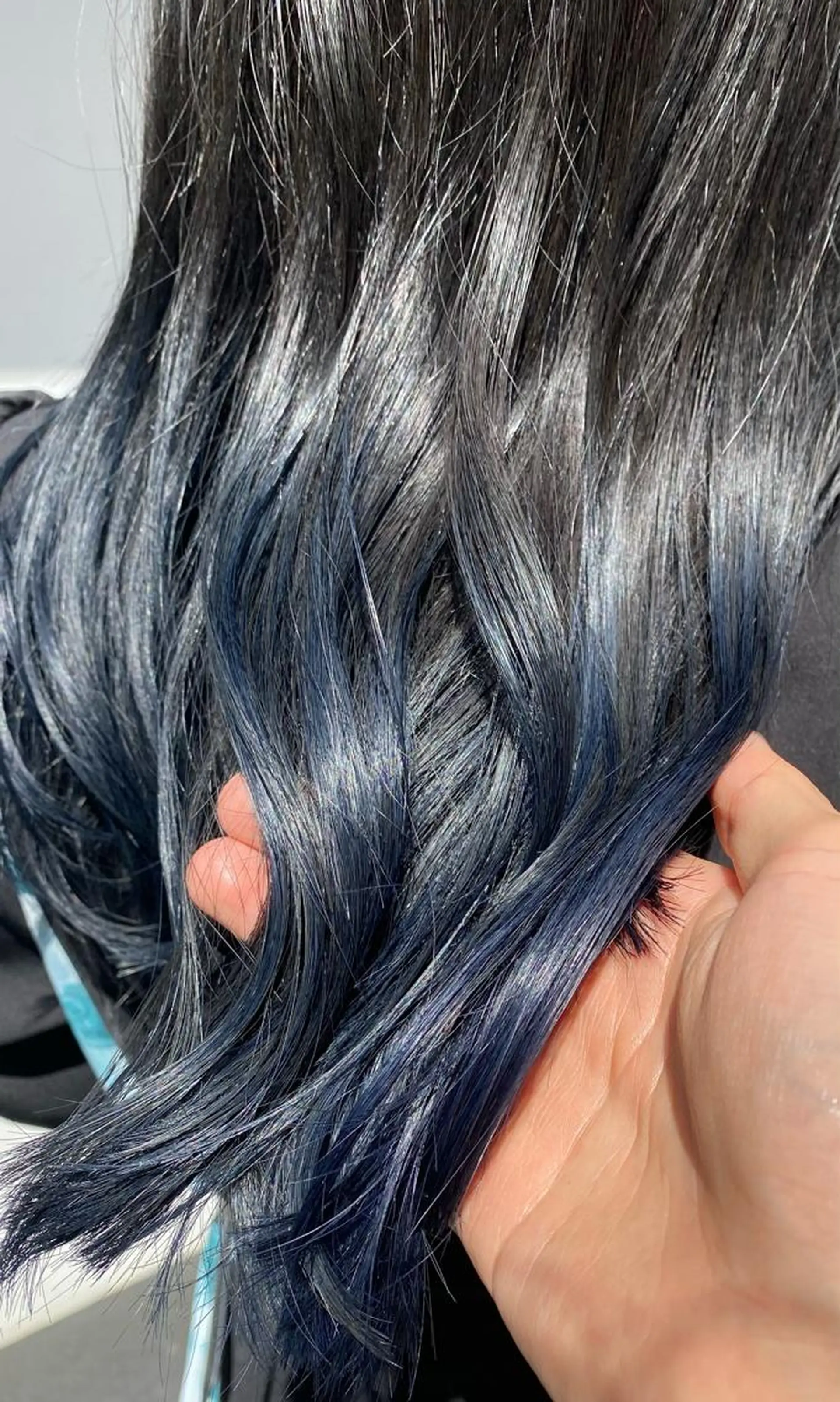 ロング カラー グラデーションカラー ネイビーカラー カット ヘアカラー トリートメント tonari 梅田、中崎町のヘアスタイル