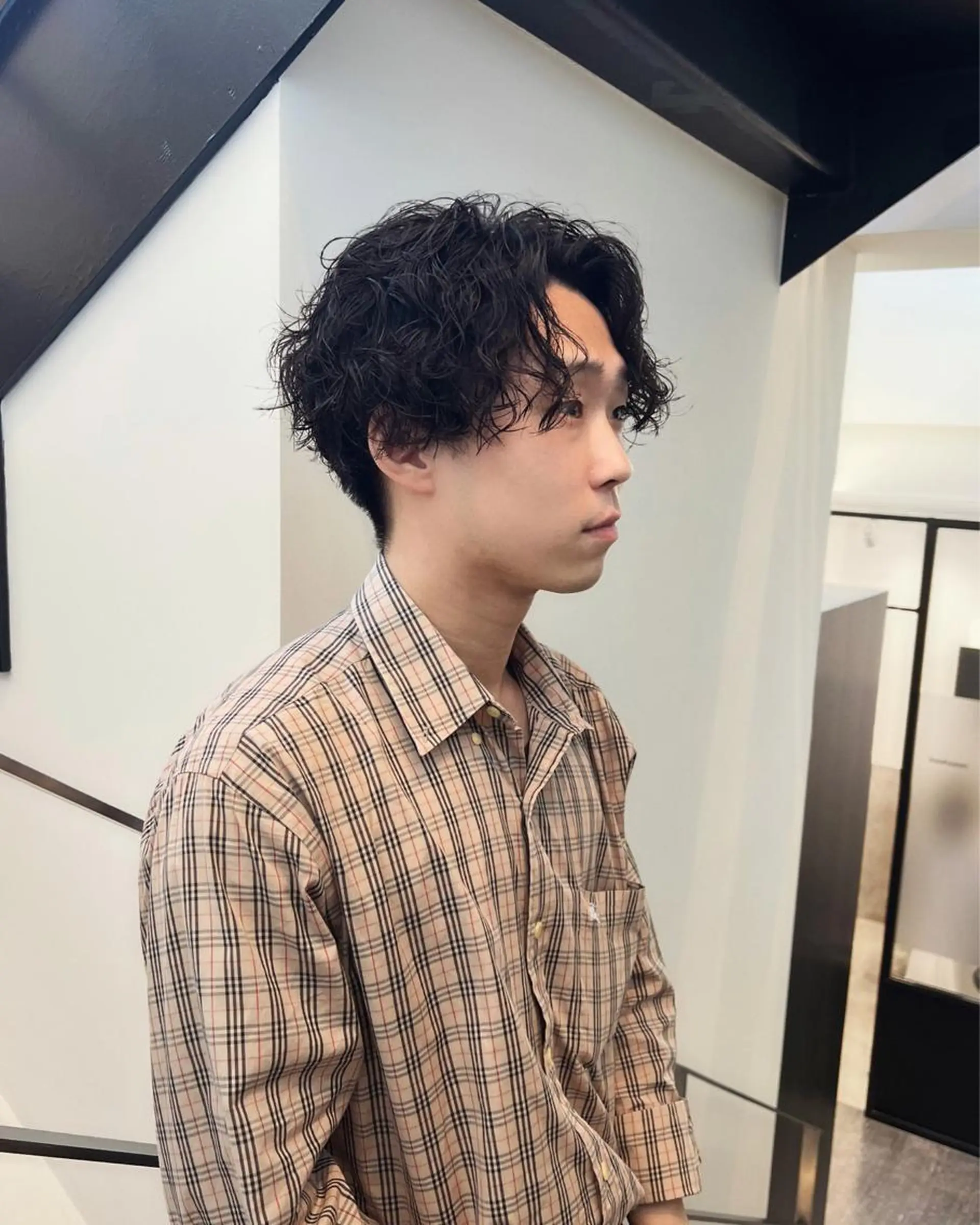 パーマ メンズ メンズパーマ スパイラルパーマ カット パーマ Qin shaire salon 原宿verno店所属・【センターパート】 ETO／江藤翼の眉毛・アイブロウイメージ