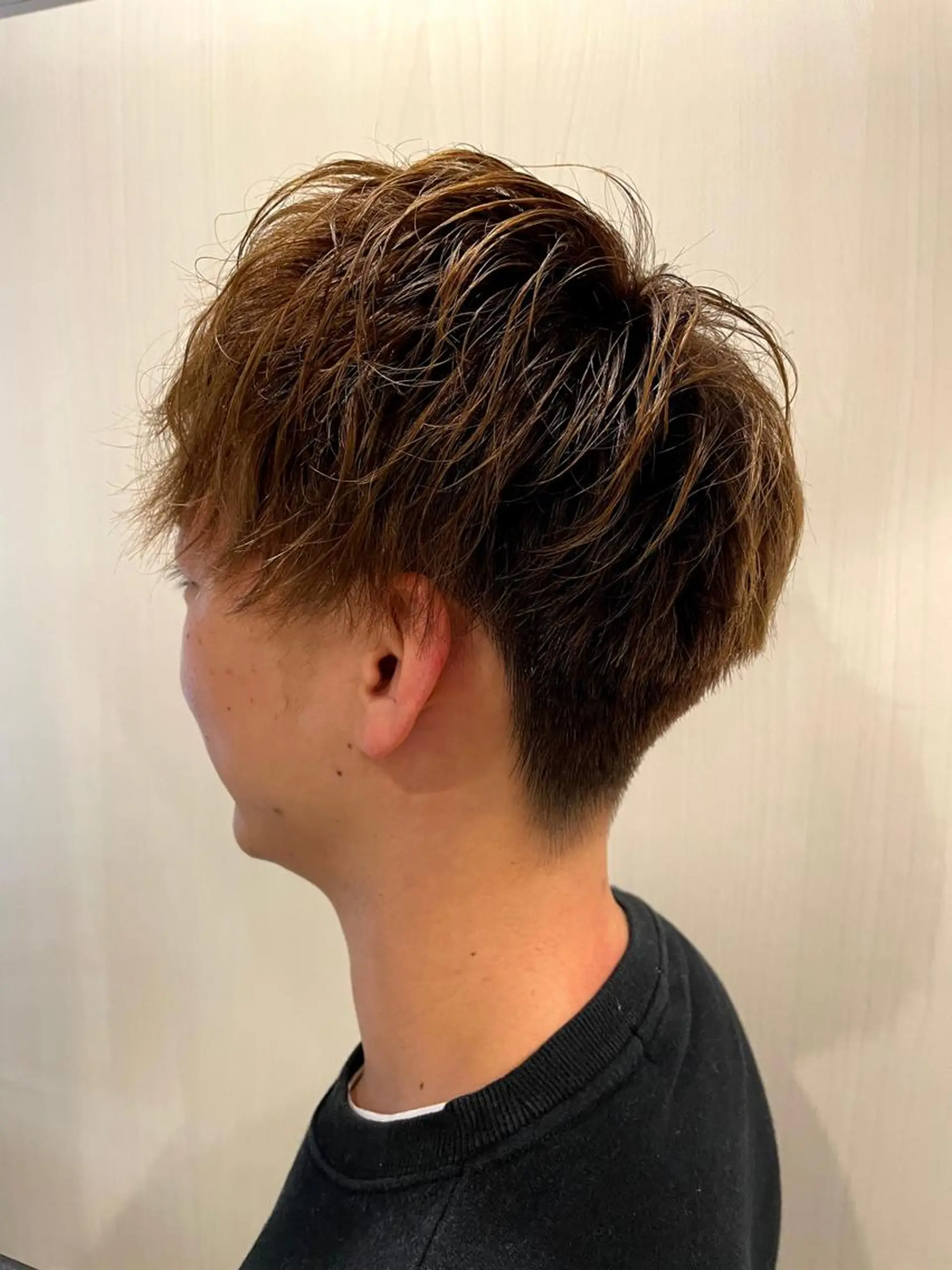 ミディアム メンズ ミディアムパーマ マッシュ メンズパーマ Graceful BarBer platinum所属・無料メンズカット💈 遠山泰輝のヘアスタイル