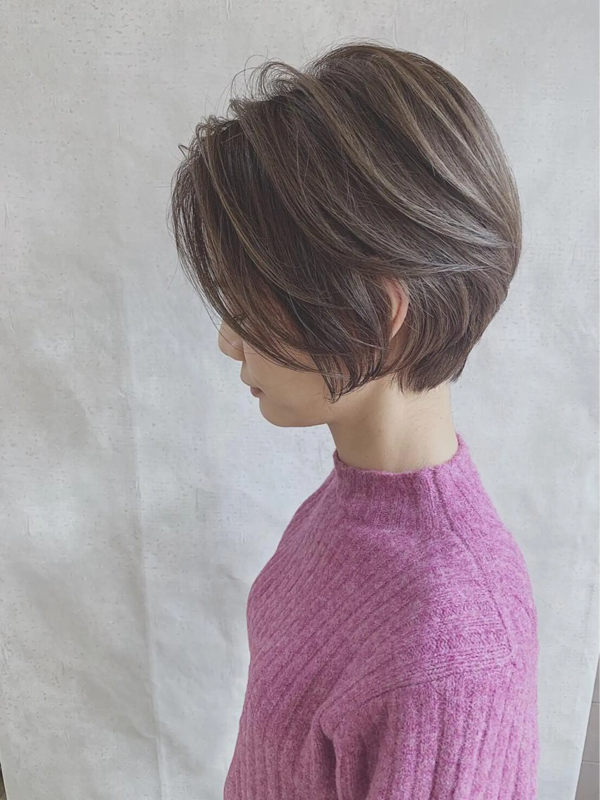 ショート カラー _WHITE 天王寺のヘアスタイル