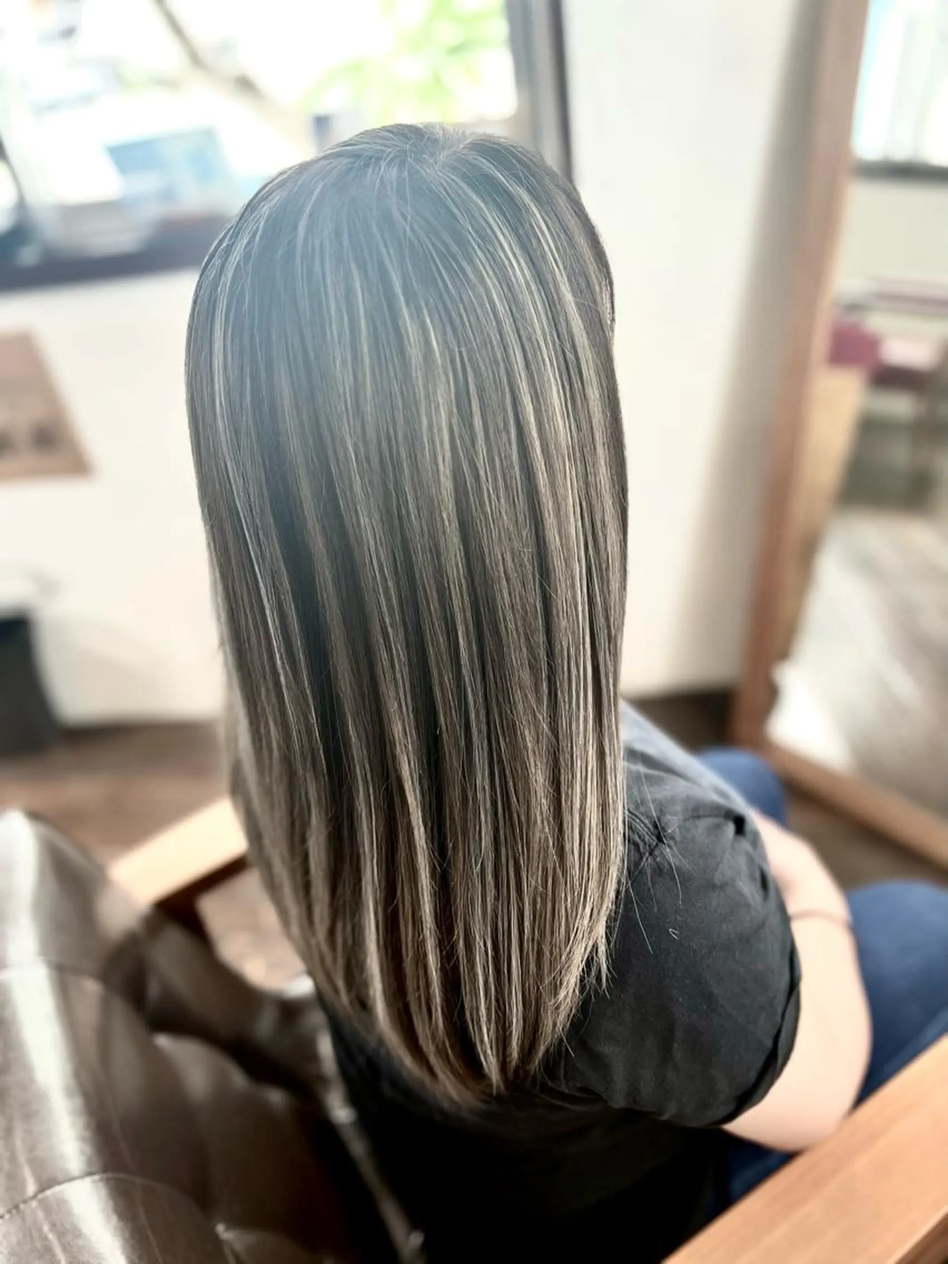 セミロング カラー ベージュカラー ハイライトカラー ハイライト ヘアカラー Style Tのヘアスタイル