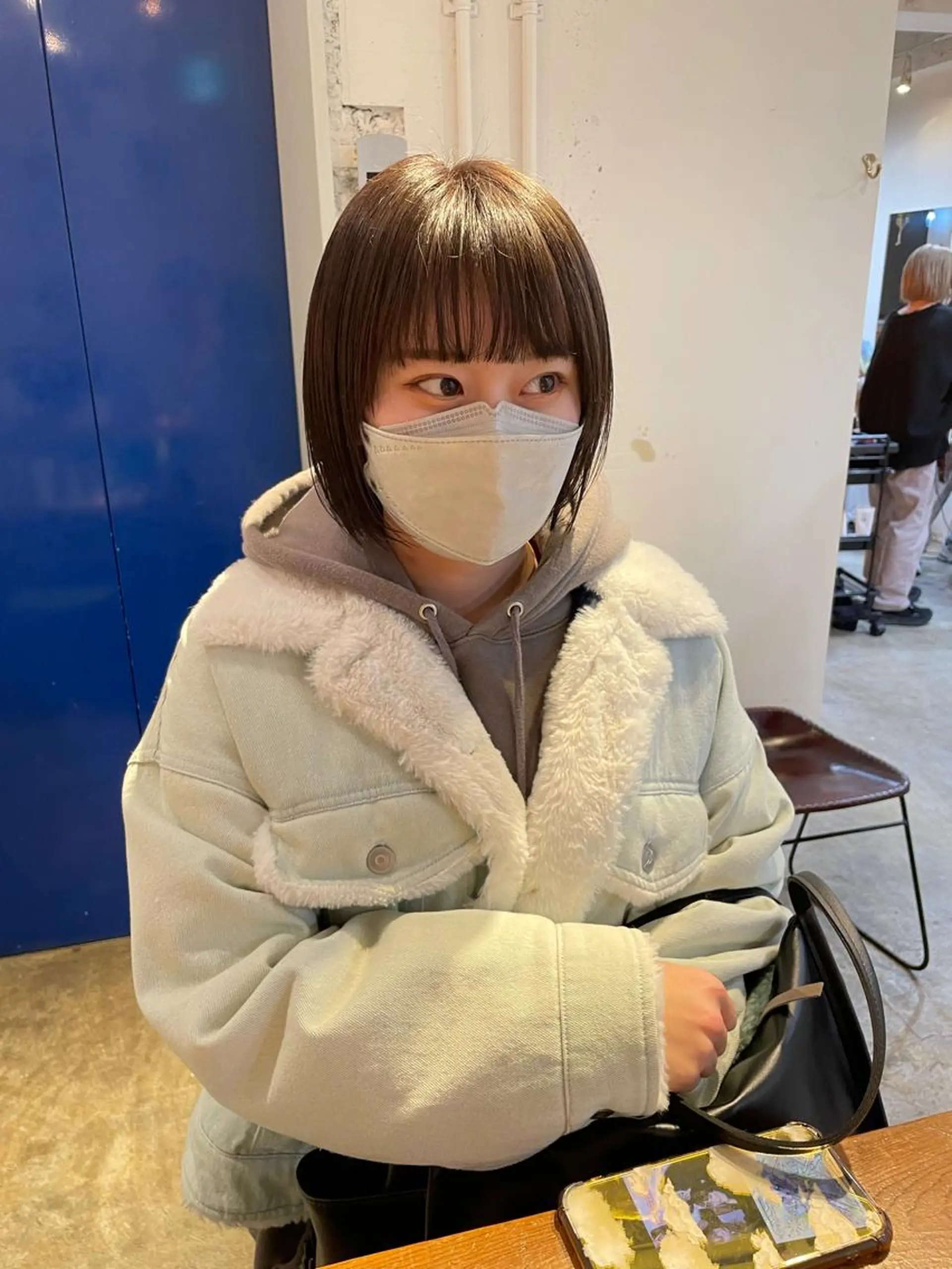 ミディアム カラー カット ヘアカラー トリートメント MIOベージュカラー 柔らかいカラーのヘアスタイル