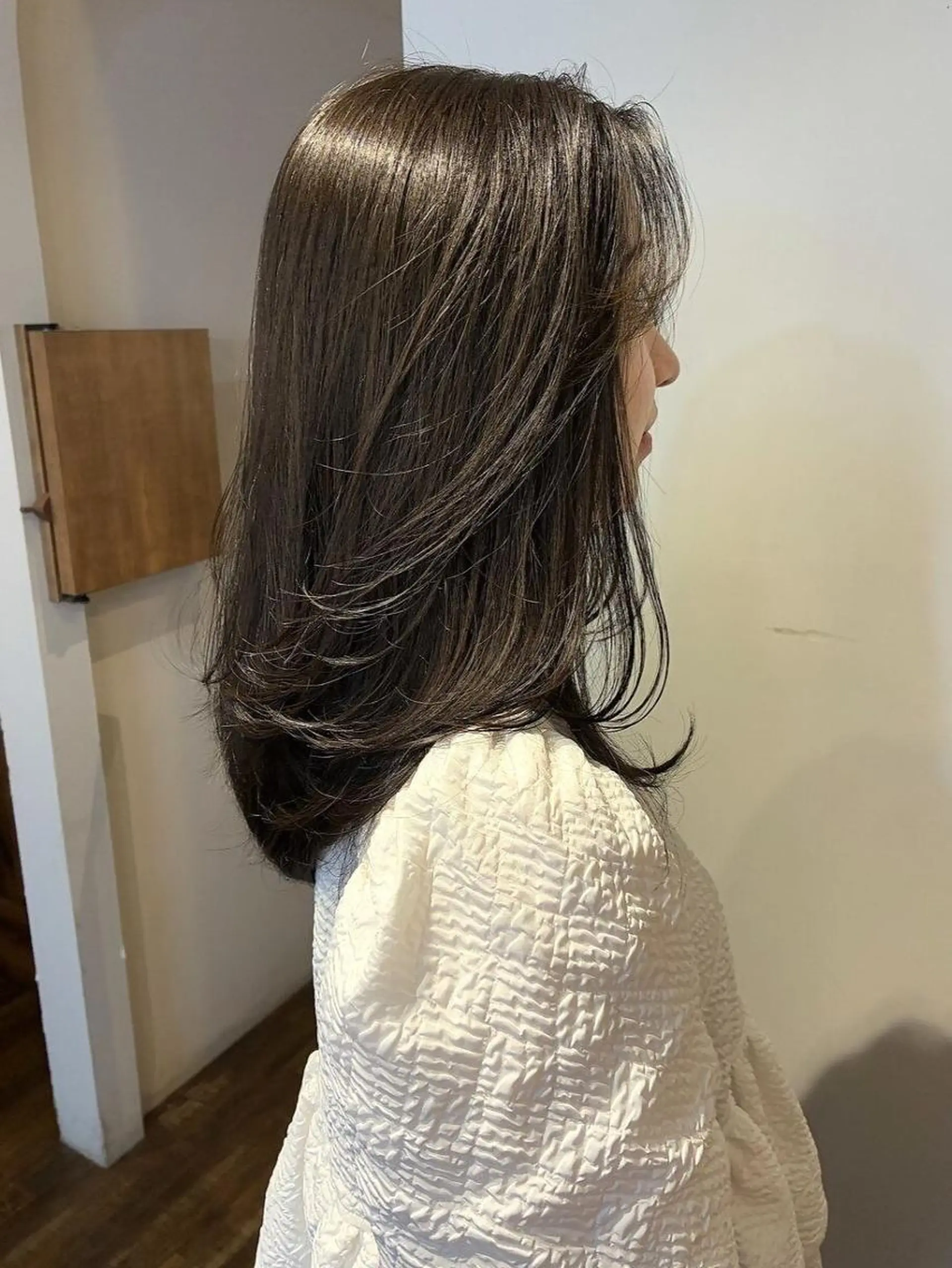 セミロング カラー 透明感カラー loty _nanamiのヘアスタイル