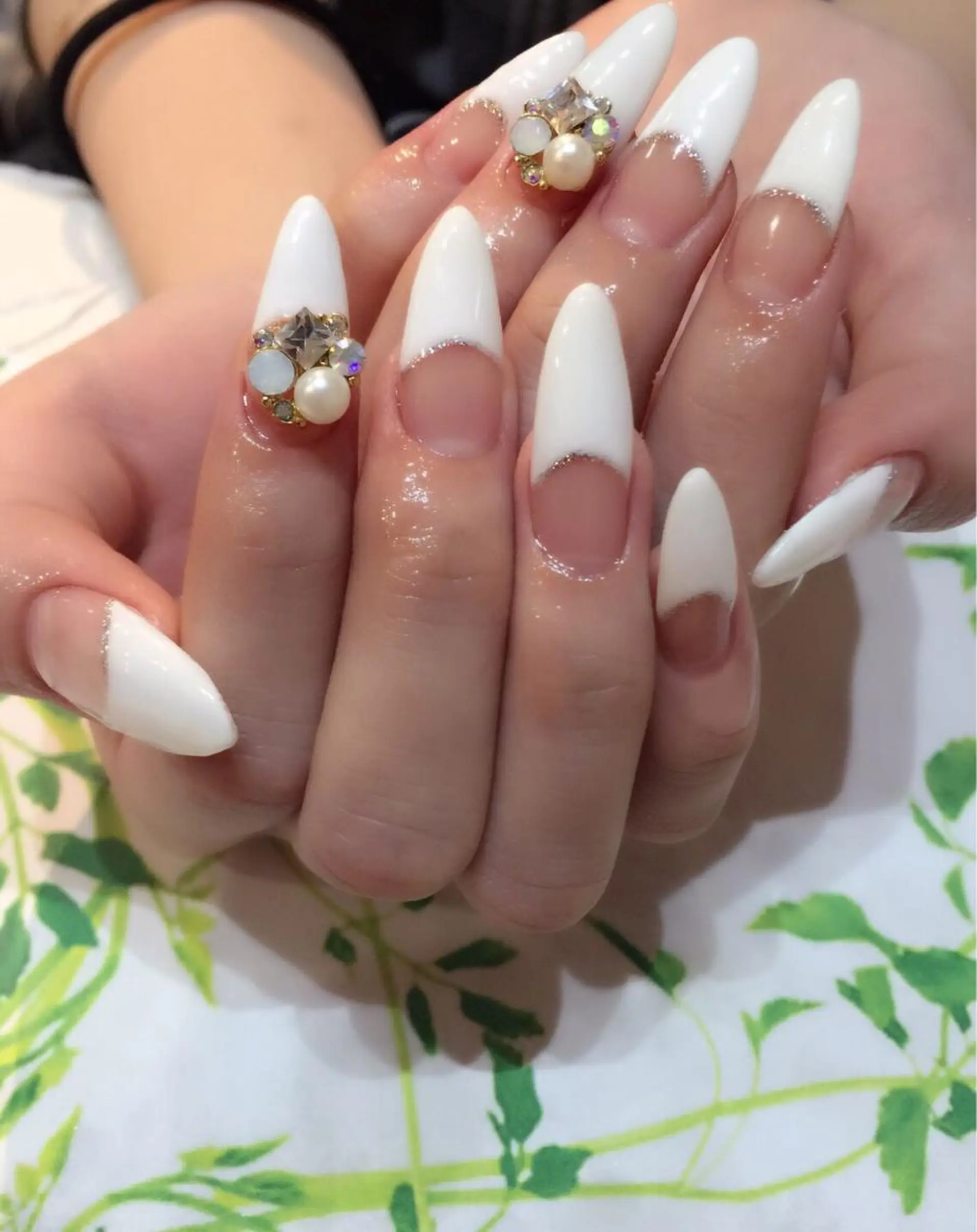 ネイル フレンチネイル 逆フレンチ スカルプネイル a yakaのネイルデザイン