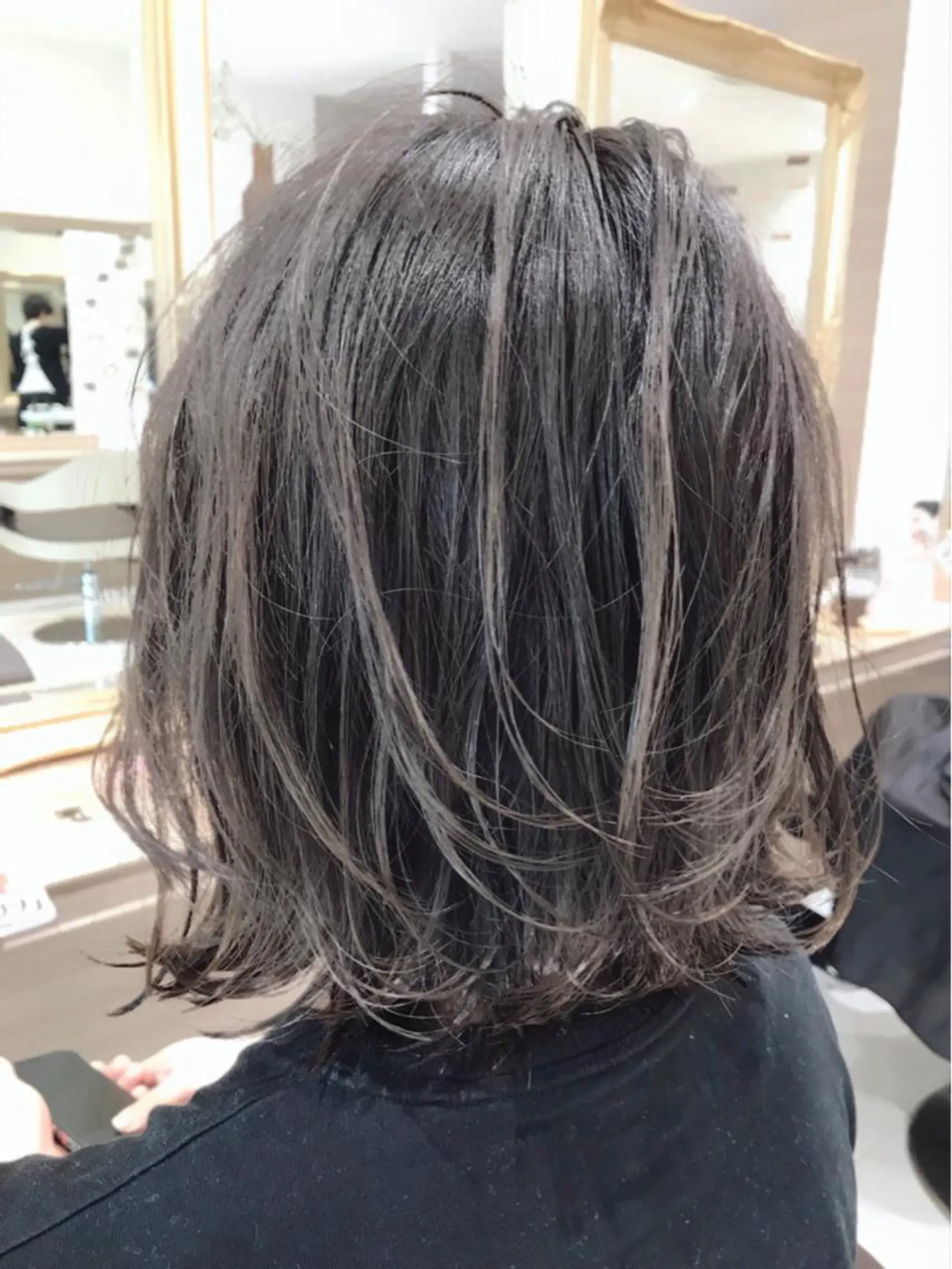 ミディアム カット ヘアカラー 新宿 木下拓哉のヘアスタイル