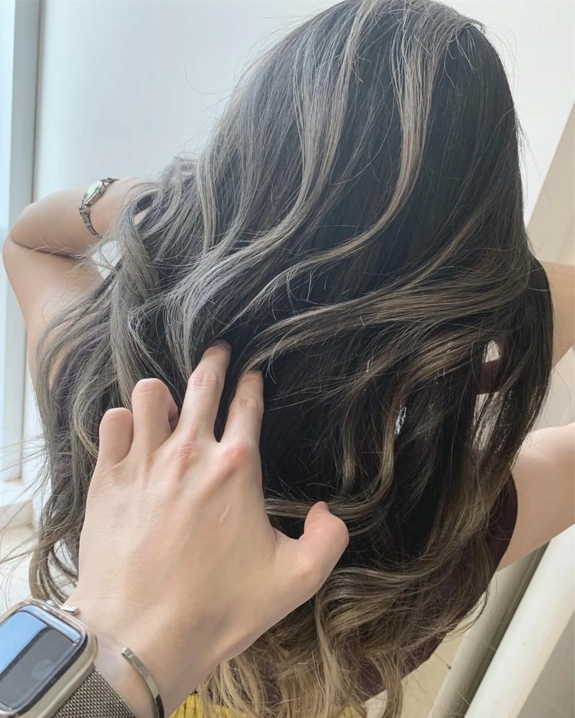 ロング カラー ヘアアレンジ 【公式】amble luxe池袋東口🩷のヘアスタイル