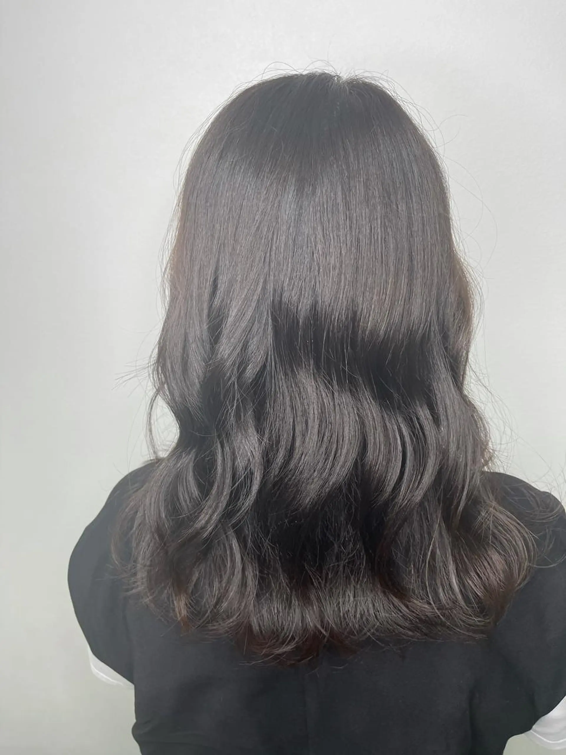 ミディアム カラー ダークグレー ダークグレージュ グレージュ トリートメント カット ヘアカラー トリートメント &chaLme   心斎橋所属・emi/髪質改善/ 韓国風/艶カラーのヘアスタイル