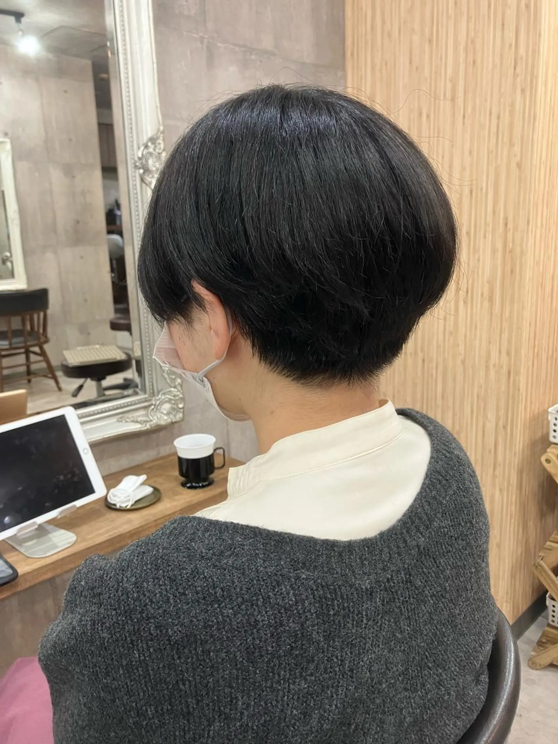 ショート くせ毛 ショートヘア HAIR BASE ZAWAWA所属・レイヤー/ブリーチ｜ 特殊パーマ/赤澤のヘアスタイル