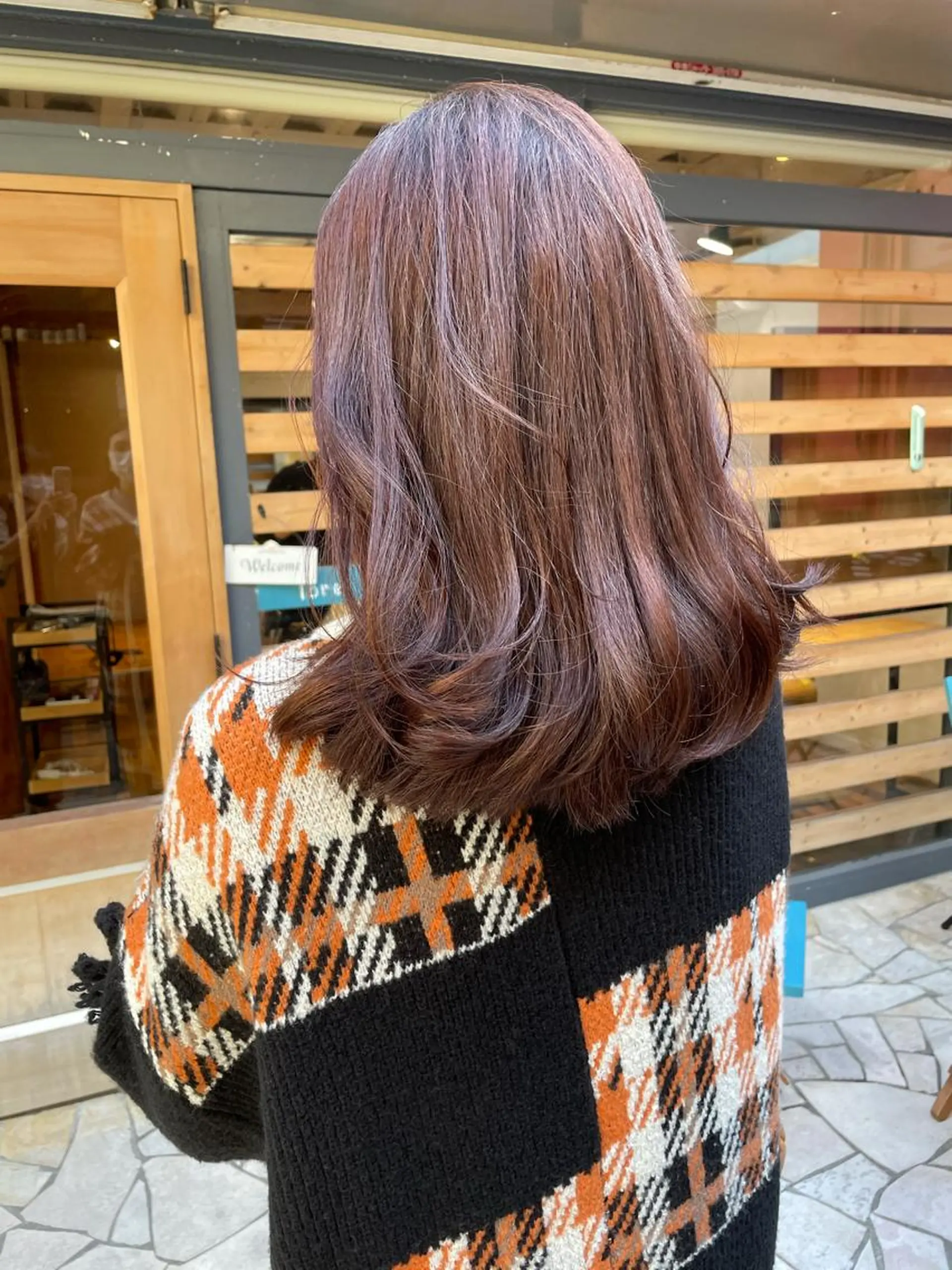 セミロング カラー あずまぐち めぐみのヘアスタイル