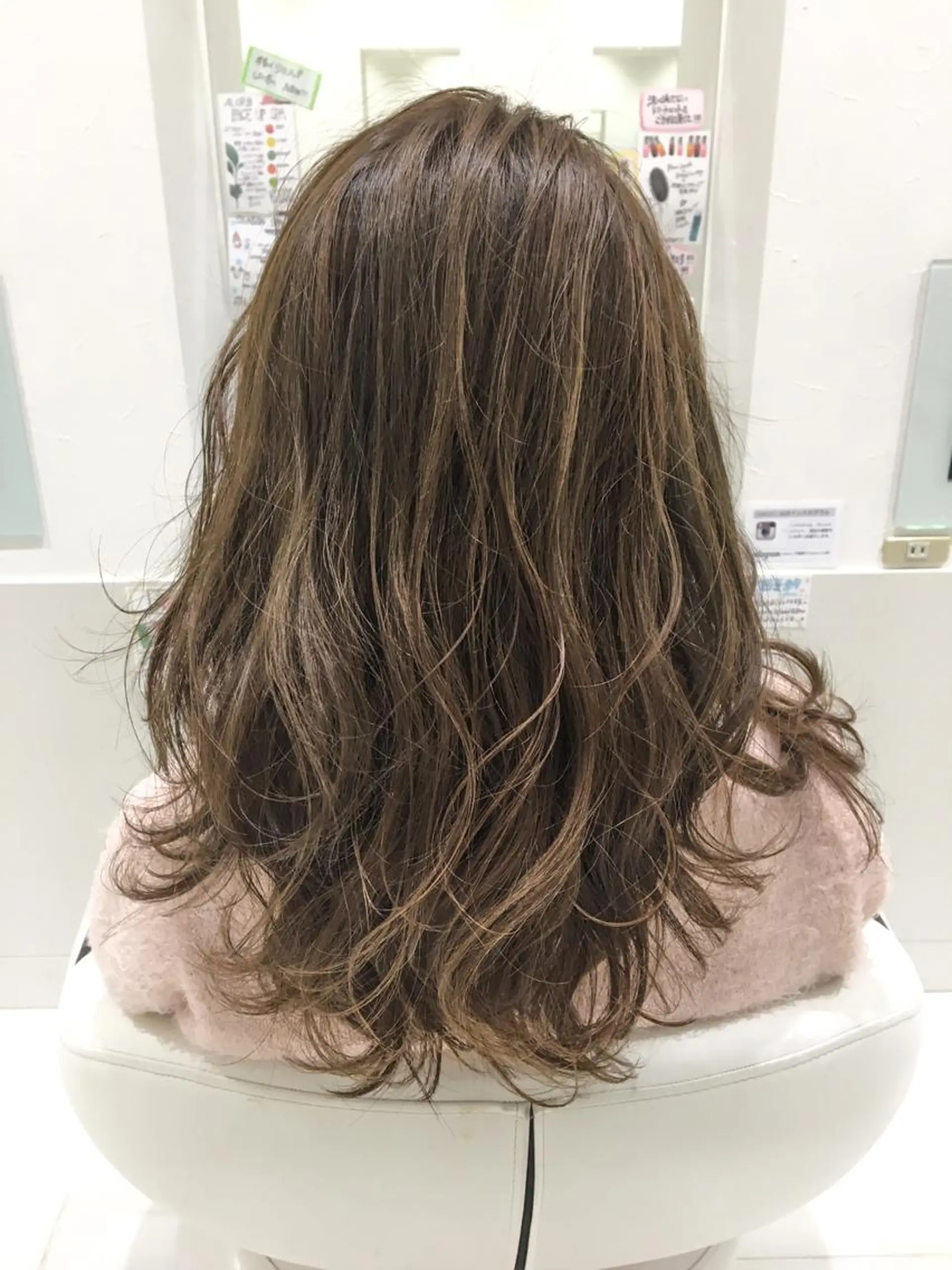 カラー ベージュカラー 透明感カラー ハイライトカラー MERu所属・MERu/高橋裕之 /レイヤー/艶カラーのヘアスタイル