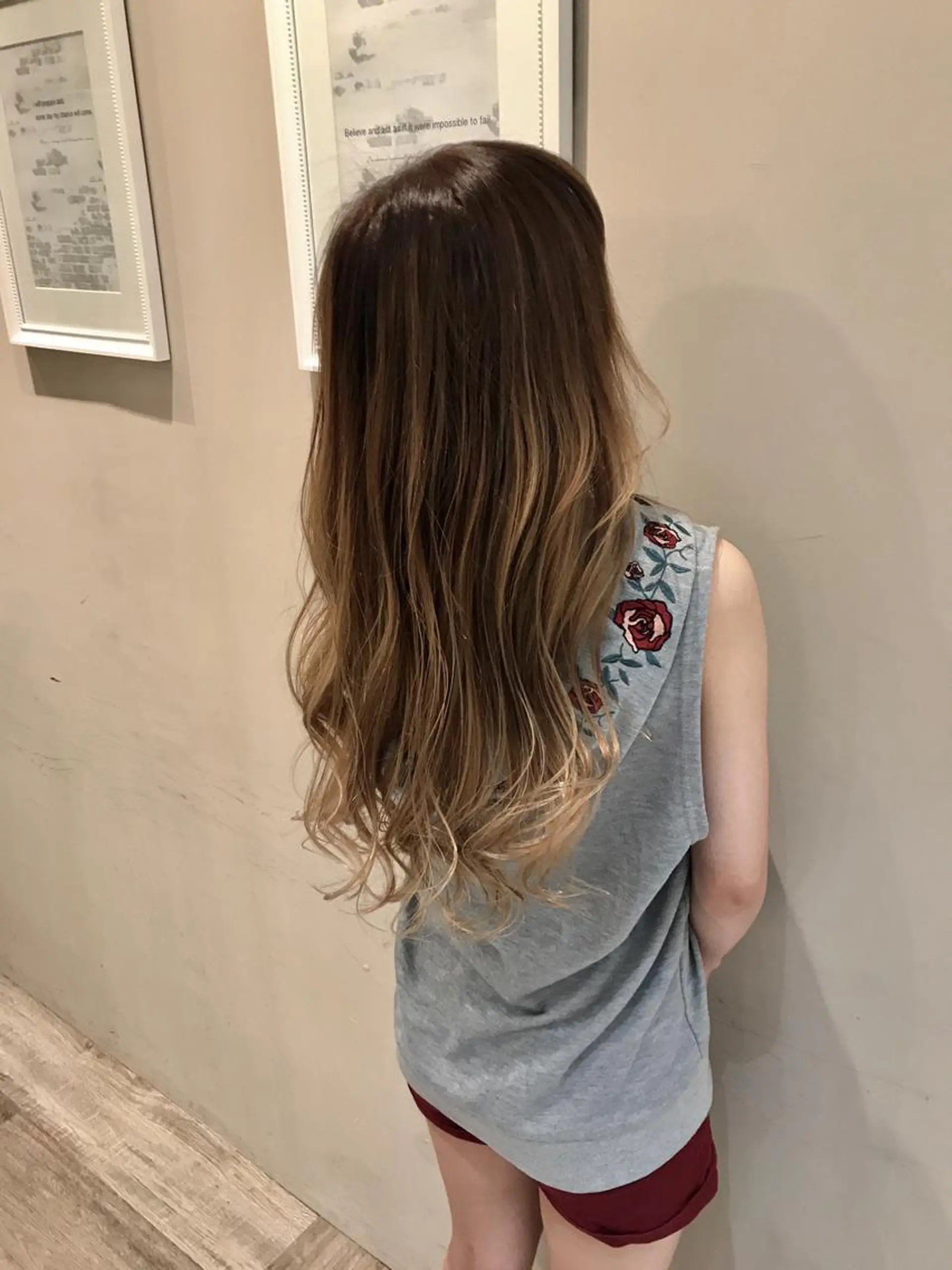 ロング カラー グラデーションカラー 神野 雅樹のヘアスタイル