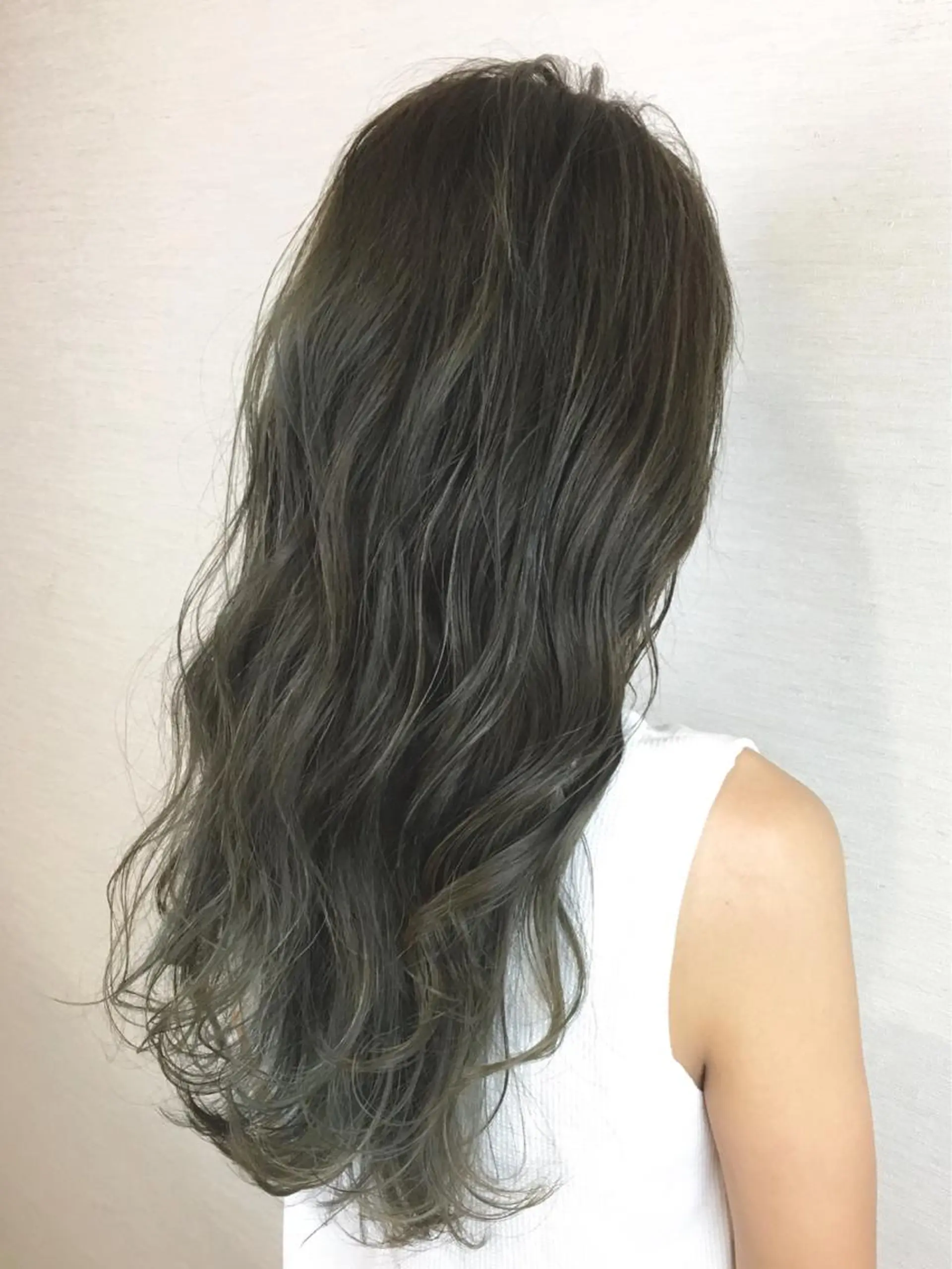 ロング ブリーチなしダブル/ レイヤーカット 小棹のヘアスタイル