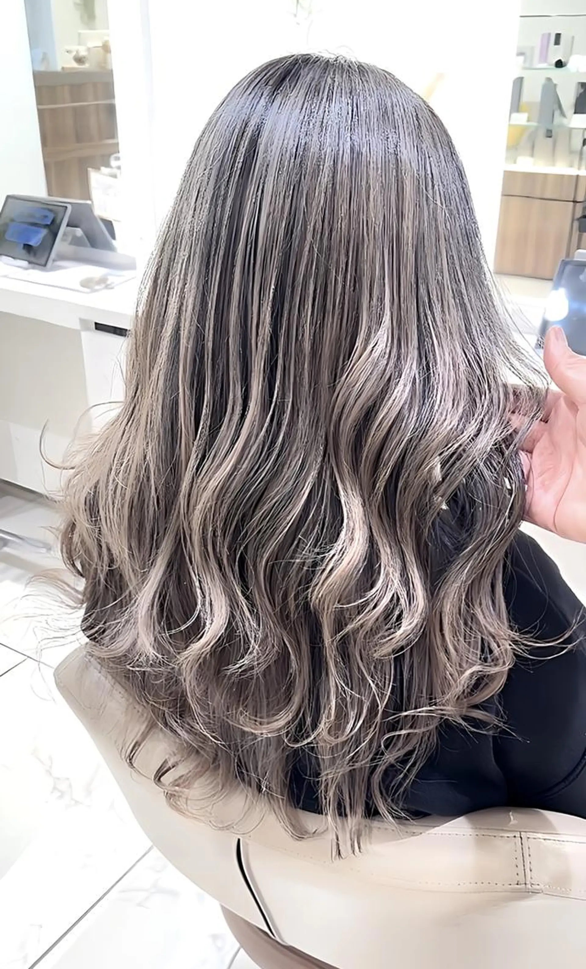 セミロング カラー バレイヤージュ 髪質改善 レイヤーカット カット ヘアカラー トリートメント 山崎俊輔/髪質改善 /バレイヤージュのヘアスタイル