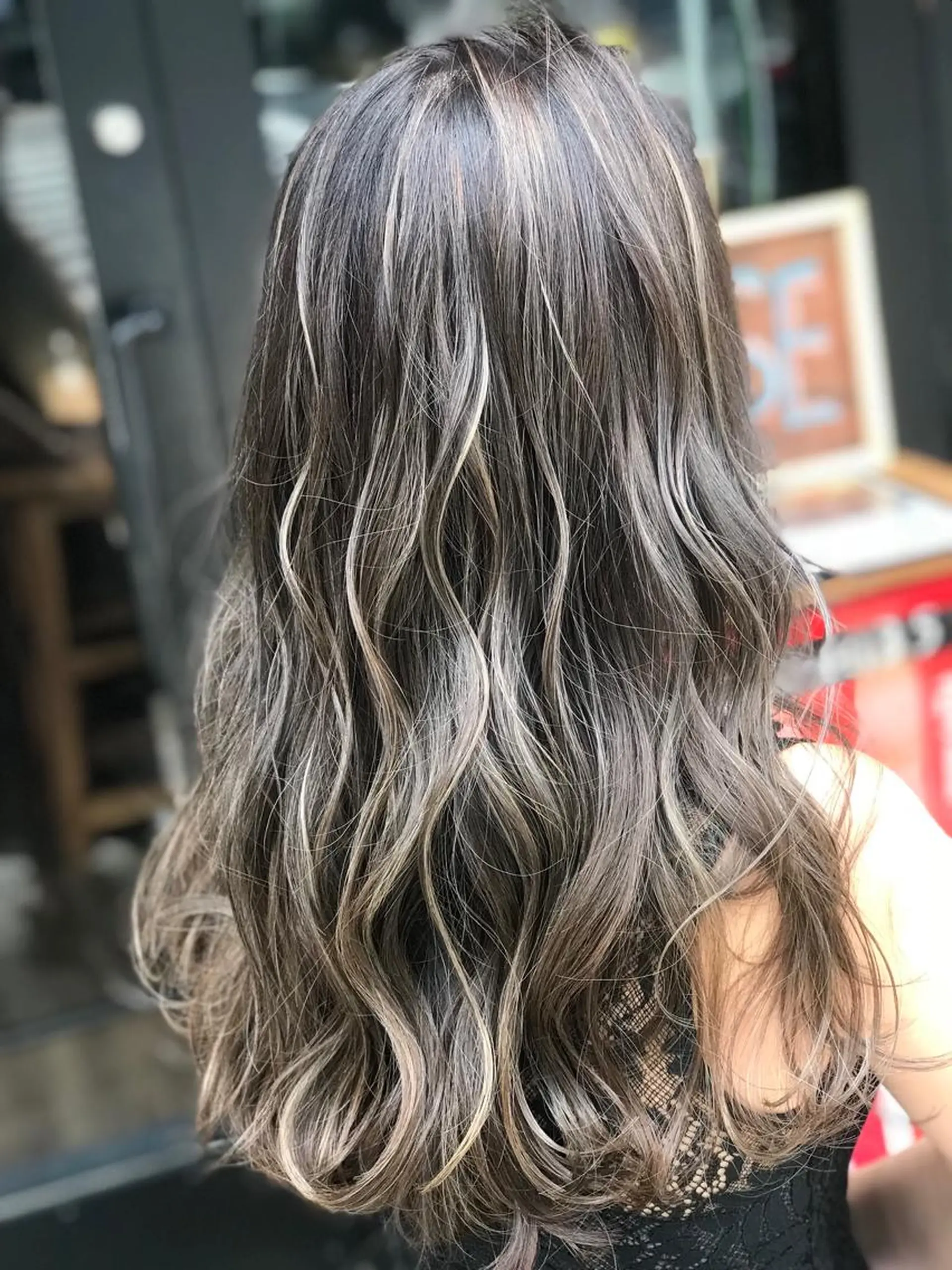 セミロング カラー 山内 聡史のヘアスタイル