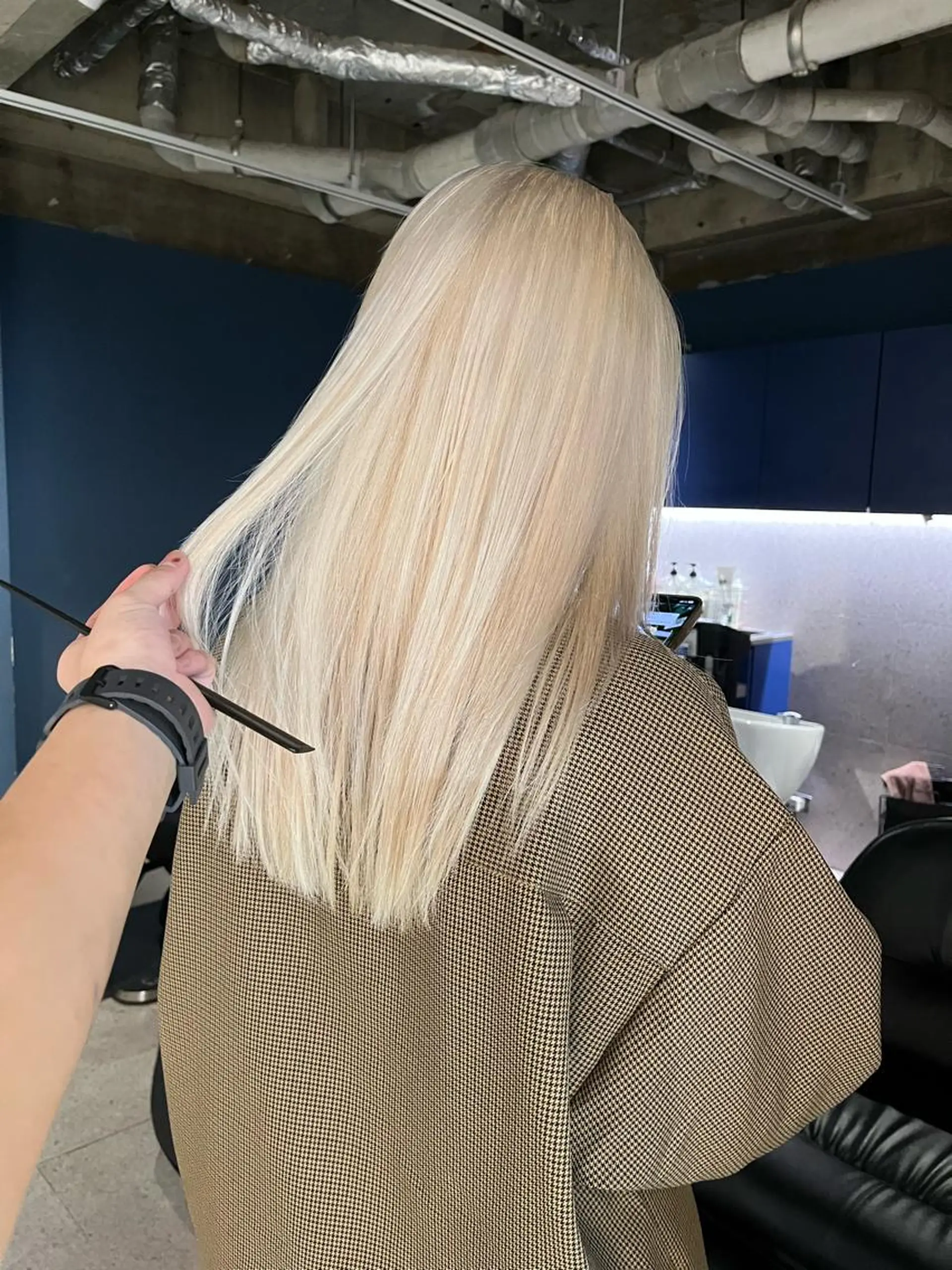 ミディアム カラー ハイトーン/ ボブ 中村麟のヘアスタイル