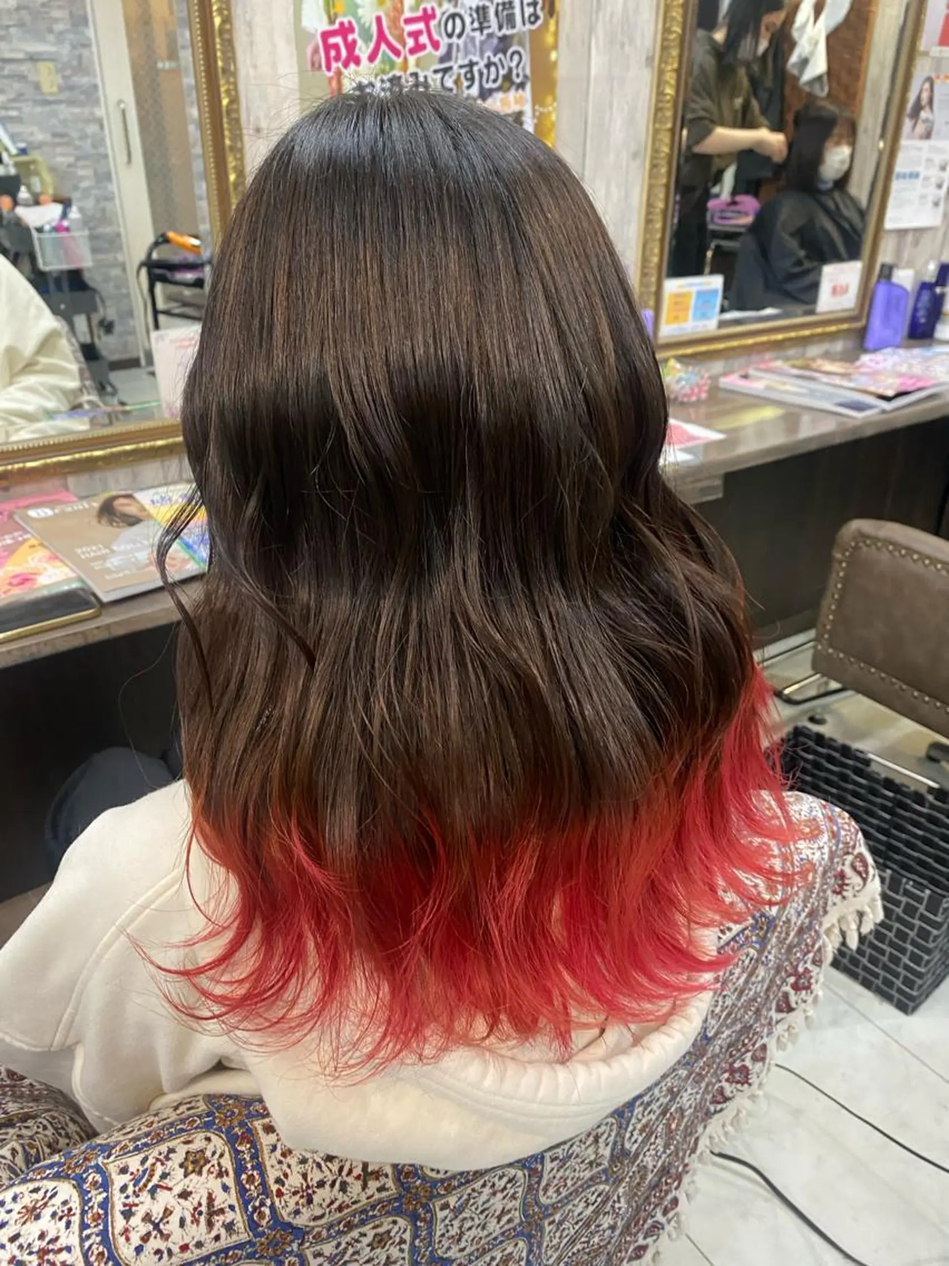 セミロング ヘアカラー 土屋朱理/ ハイトーンカラーのヘアスタイル