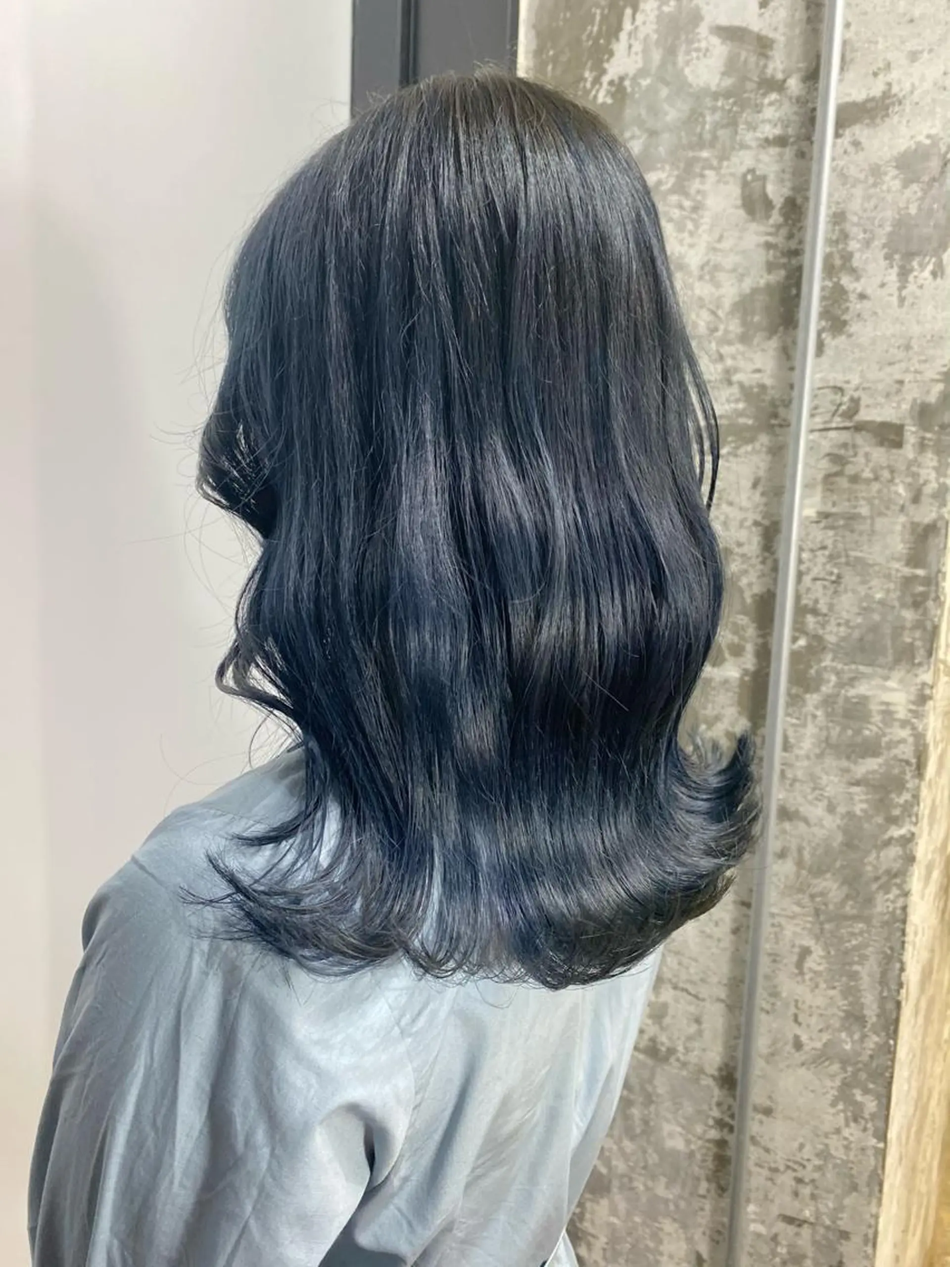 ロング カラー ツガミ リナのヘアスタイル