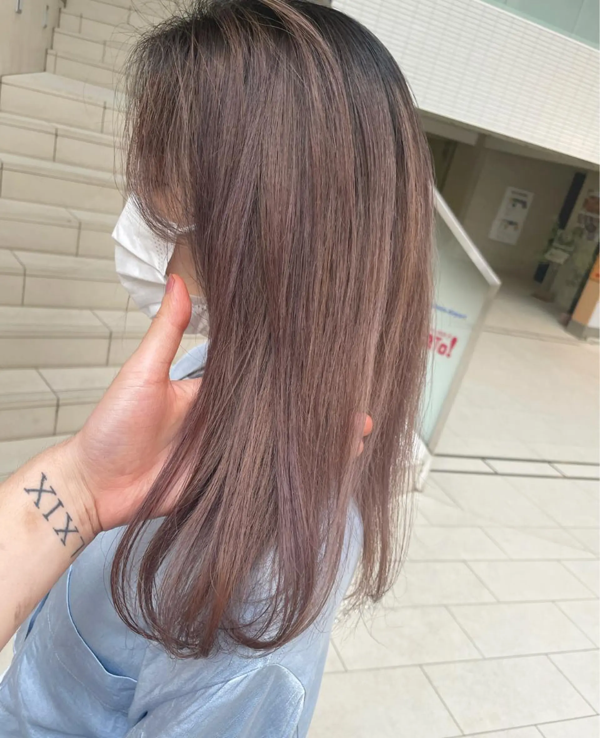 ロング レイヤーカット ケアブリーチ/ エクステ/レイヤーのヘアスタイル