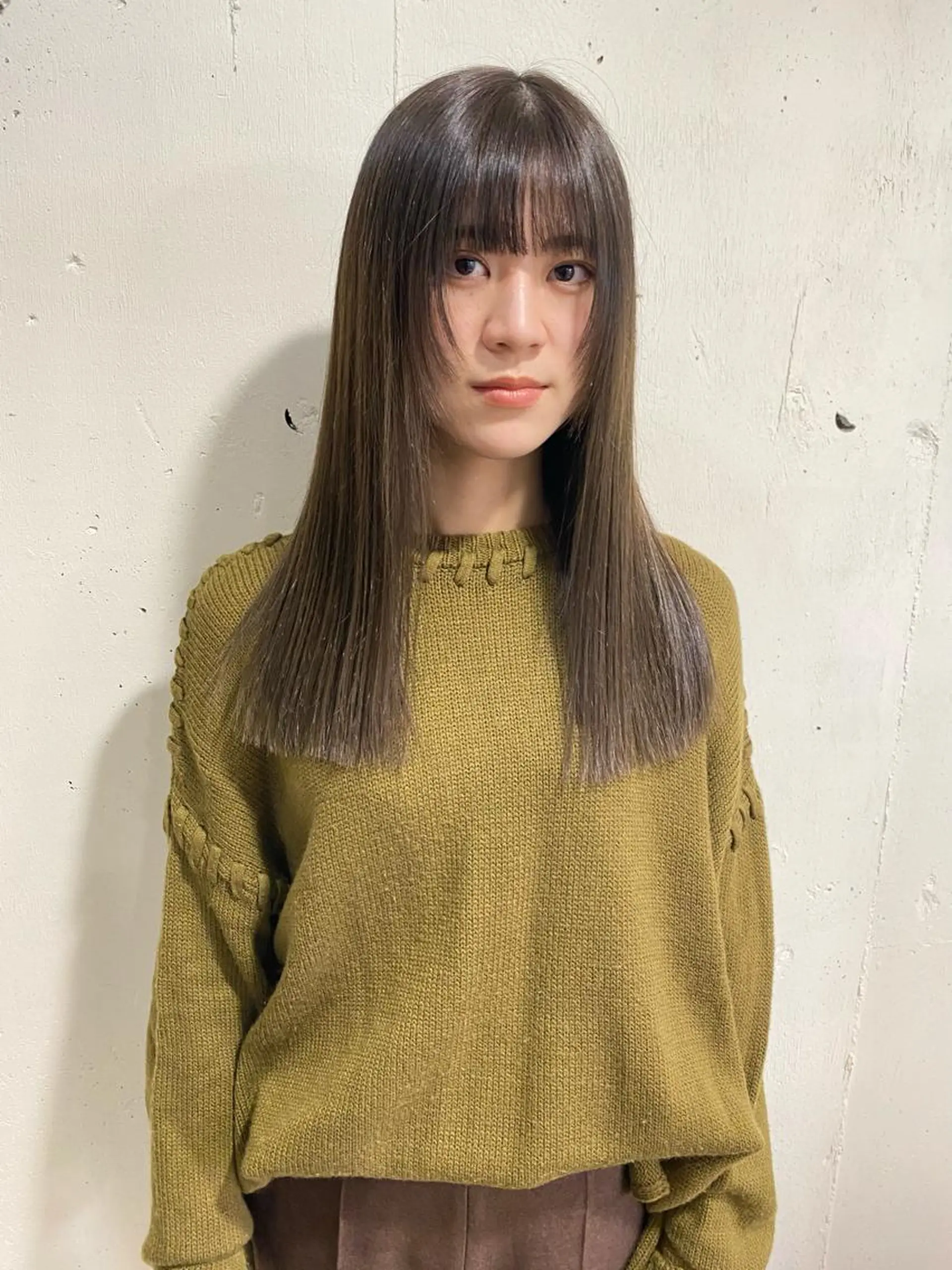 ロング カラー オリーブカラー 顔まわりレイヤー 顔周りカット レイヤーカット 縮毛矯正 トリートメント パーマ美容師 hanaのヘアスタイル