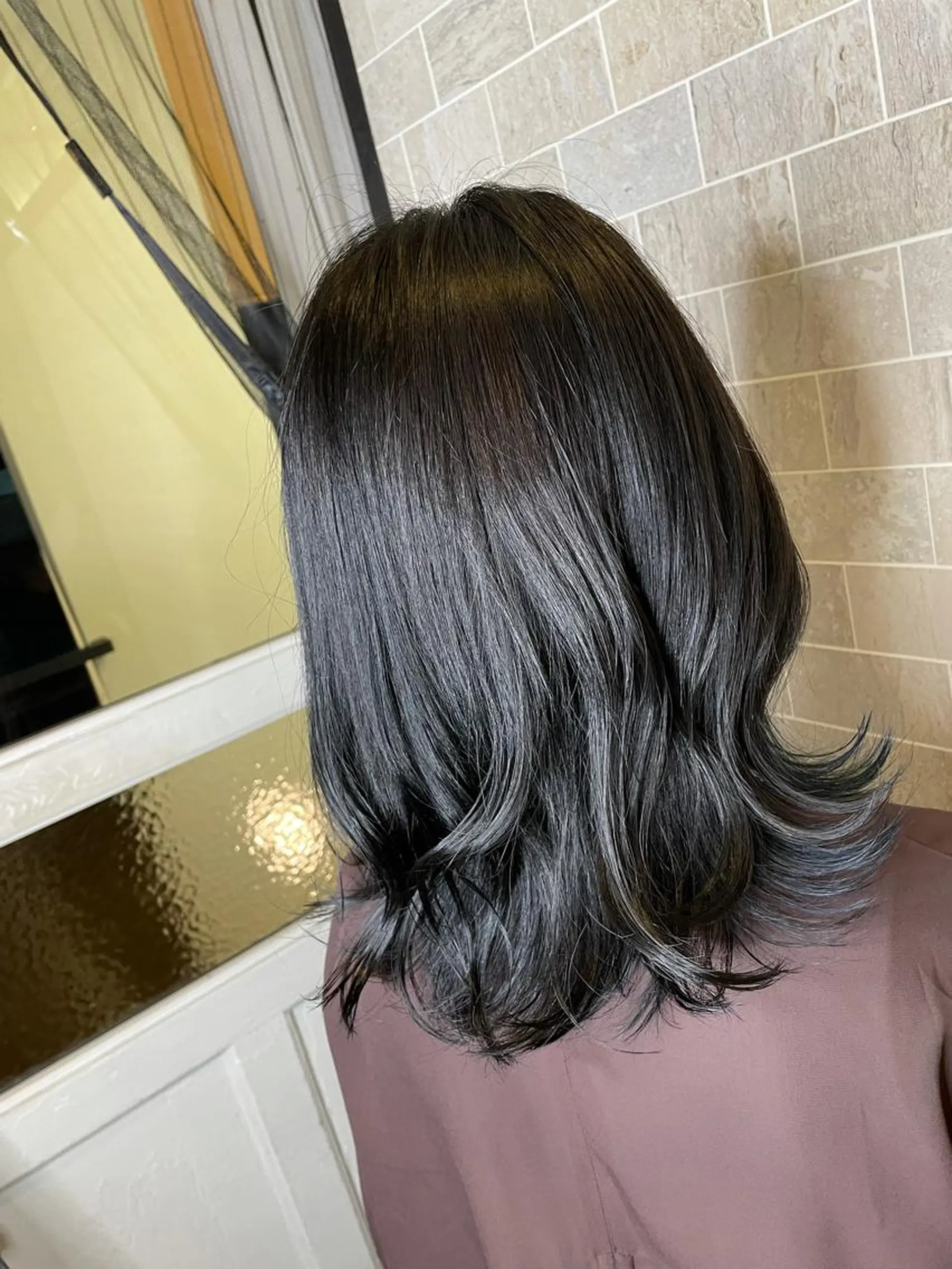 ミディアム 柳井 瑠菜のヘアスタイル