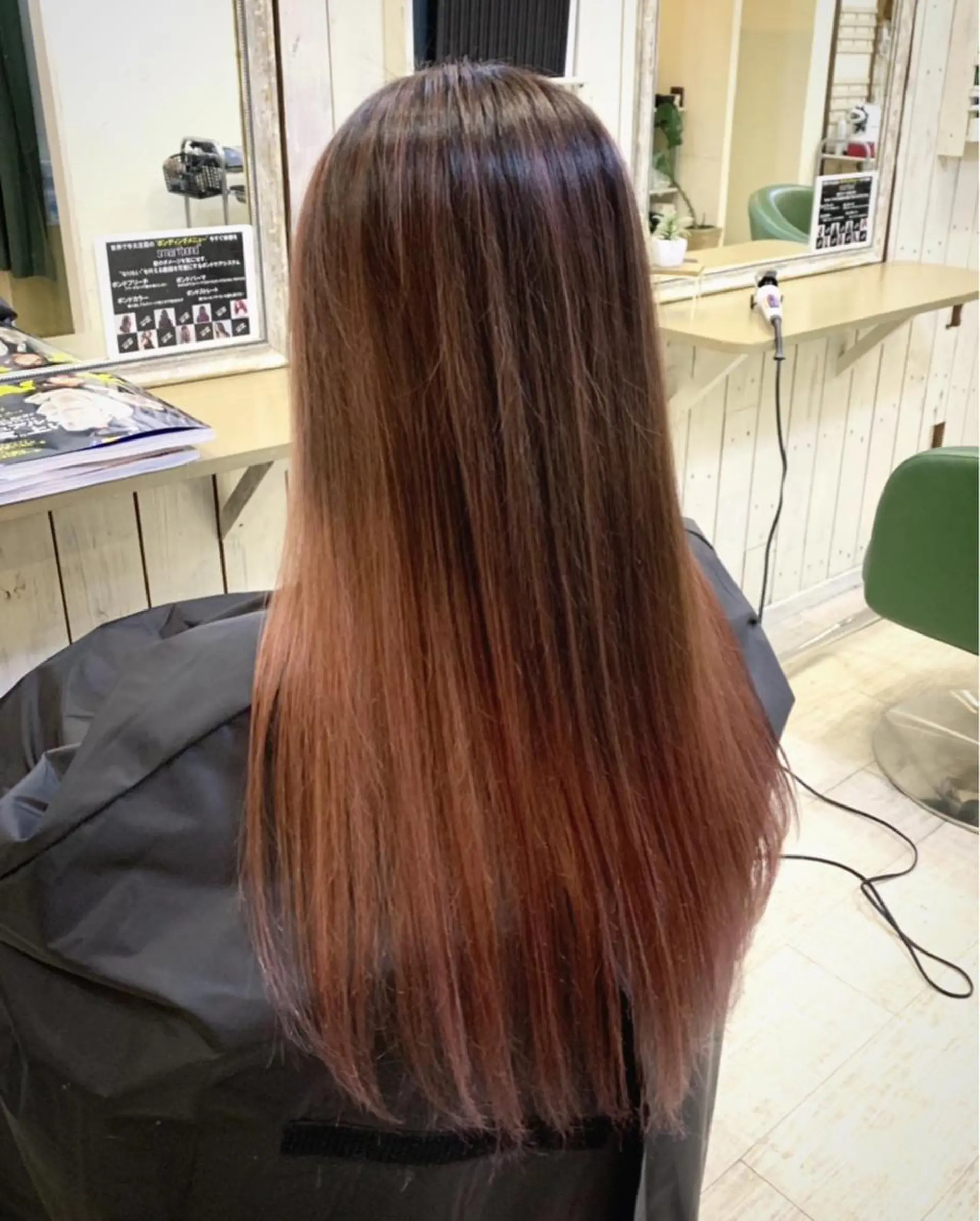 セミロング カット ヘアカラー 高山 滉太のヘアスタイル