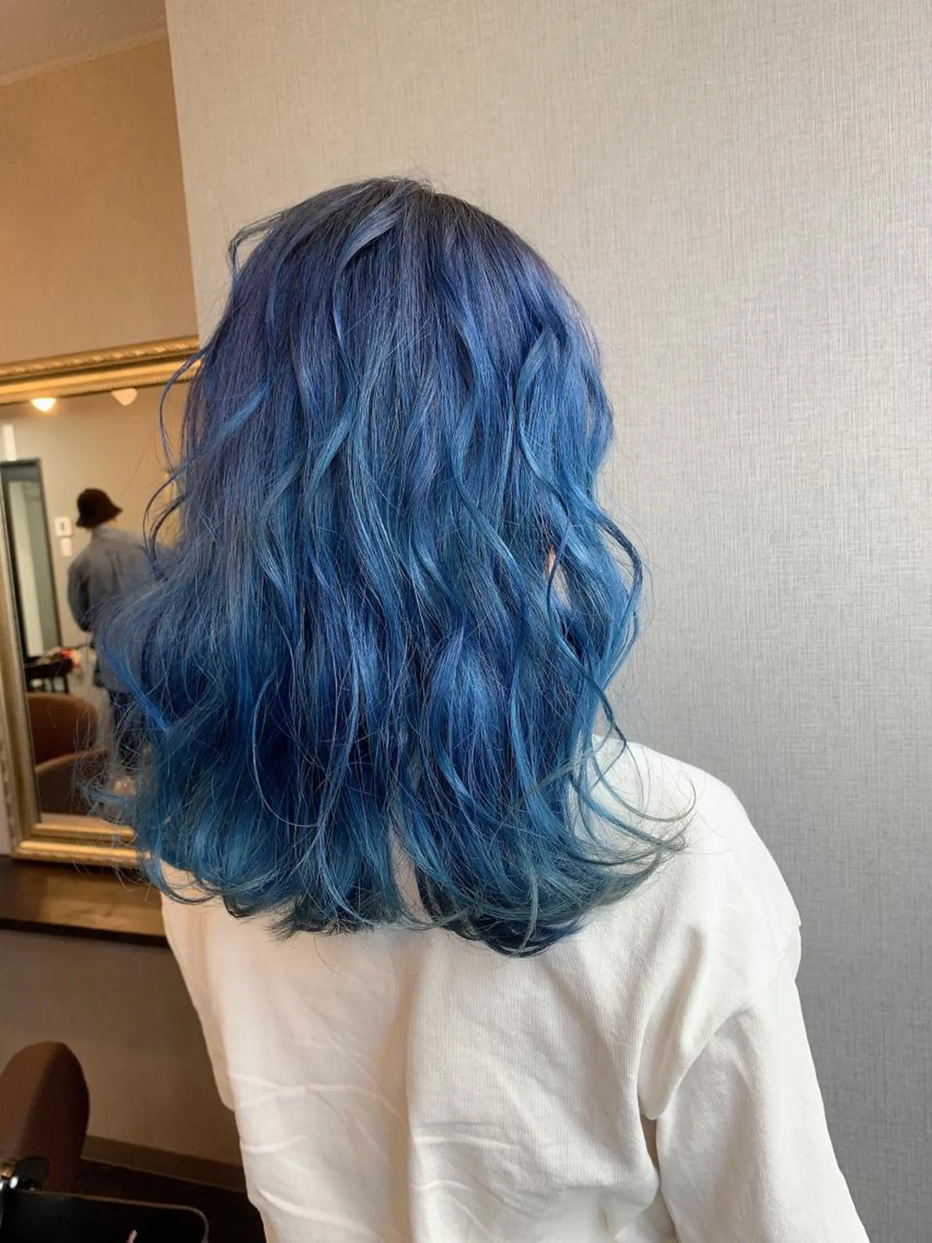ロング アッシュ ハイライト レイヤーカット ヘアカラー Selene hair OSAKAのヘアスタイル