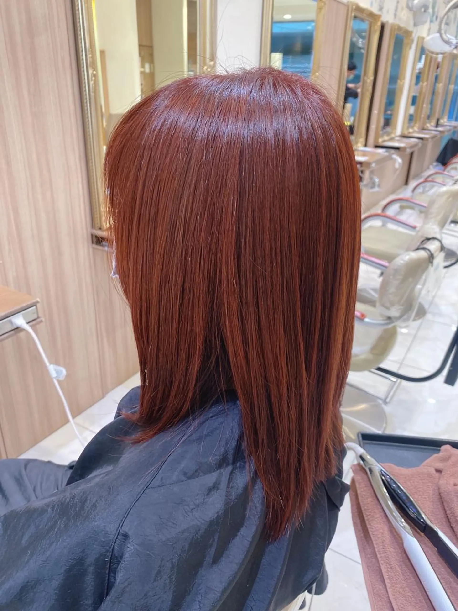 セミロング カラー 古川 琴美のヘアスタイル