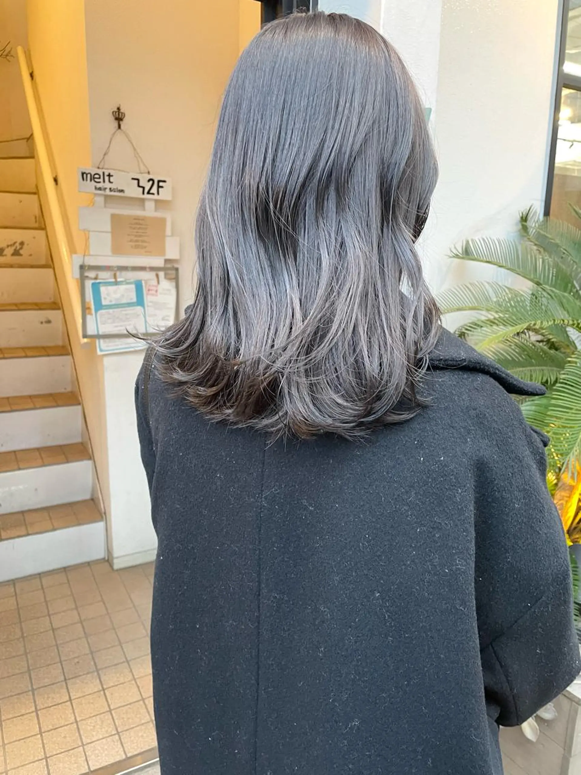 ミディアム カラー ボブレイヤー ベージュカラー ブリーチ 透明感カラー グレージュ 🩰オリーブ/ ベージュ松本咲花🩰のヘアスタイル