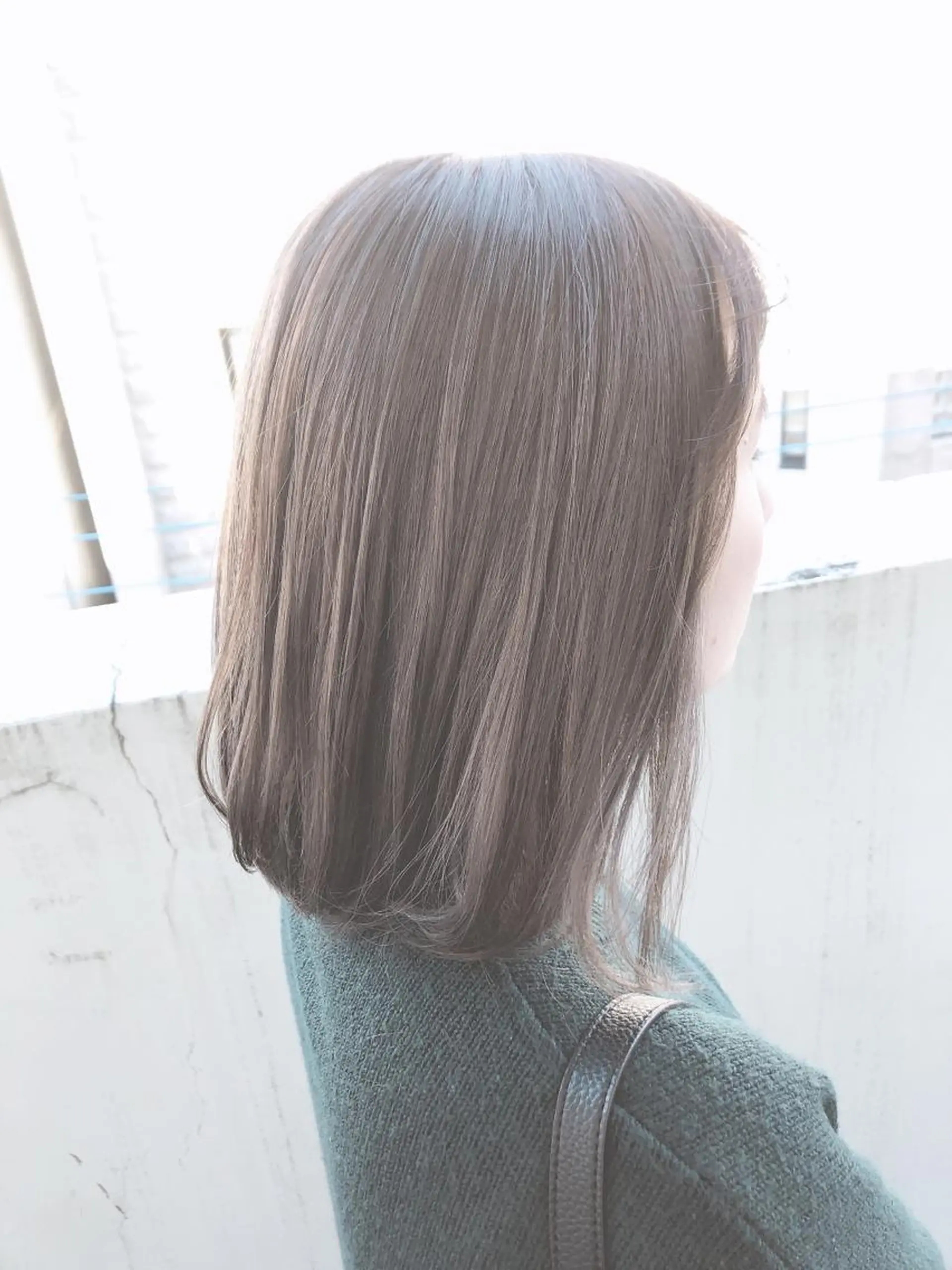 ミディアム カラー アディクシーカラー ベージュカラー ブリーチ 透明感カラー ハイライトカラー カット ヘアカラー トリートメント 菊池 貢平のヘアスタイル