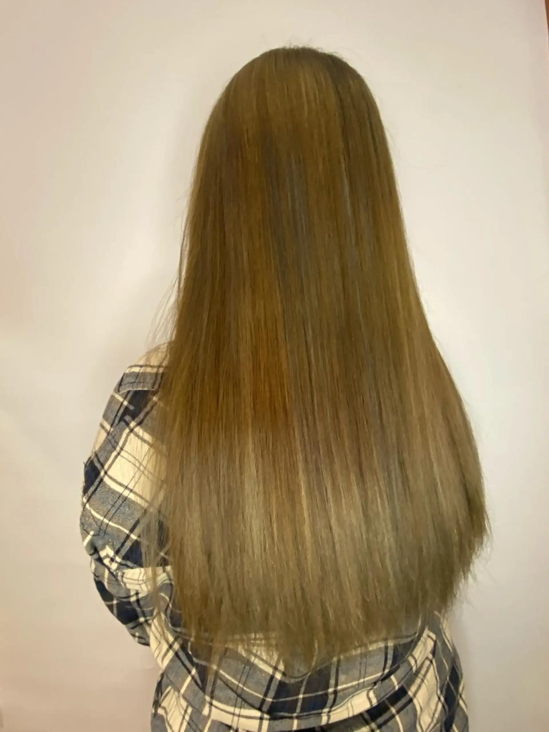 カラー 藤井 沙季のヘアスタイル