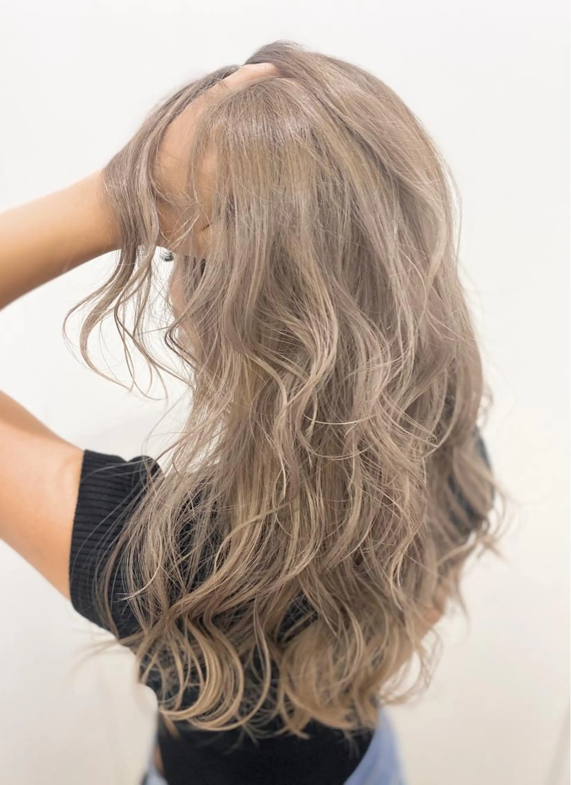 ロング カラー ベージュカラー ミルクティーベージュ 最高峰の技術力☆ 樋口健人のヘアスタイル