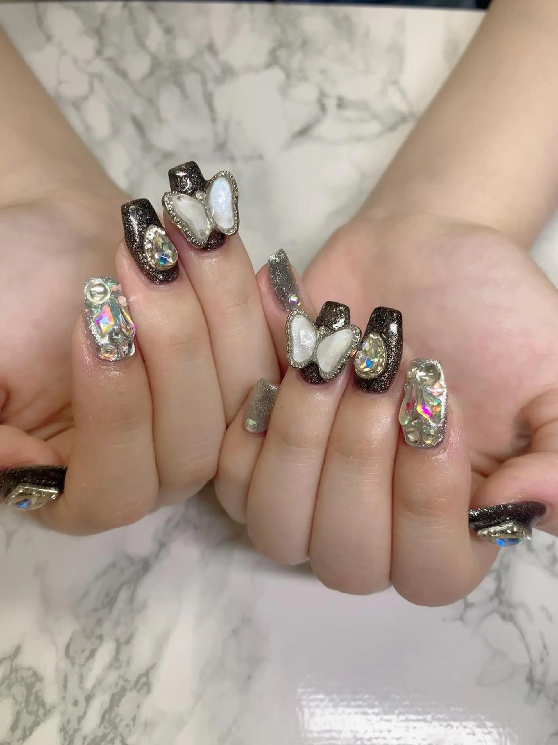 ネイル はな💎ネイル ワンホン、長さ出しのネイルデザイン