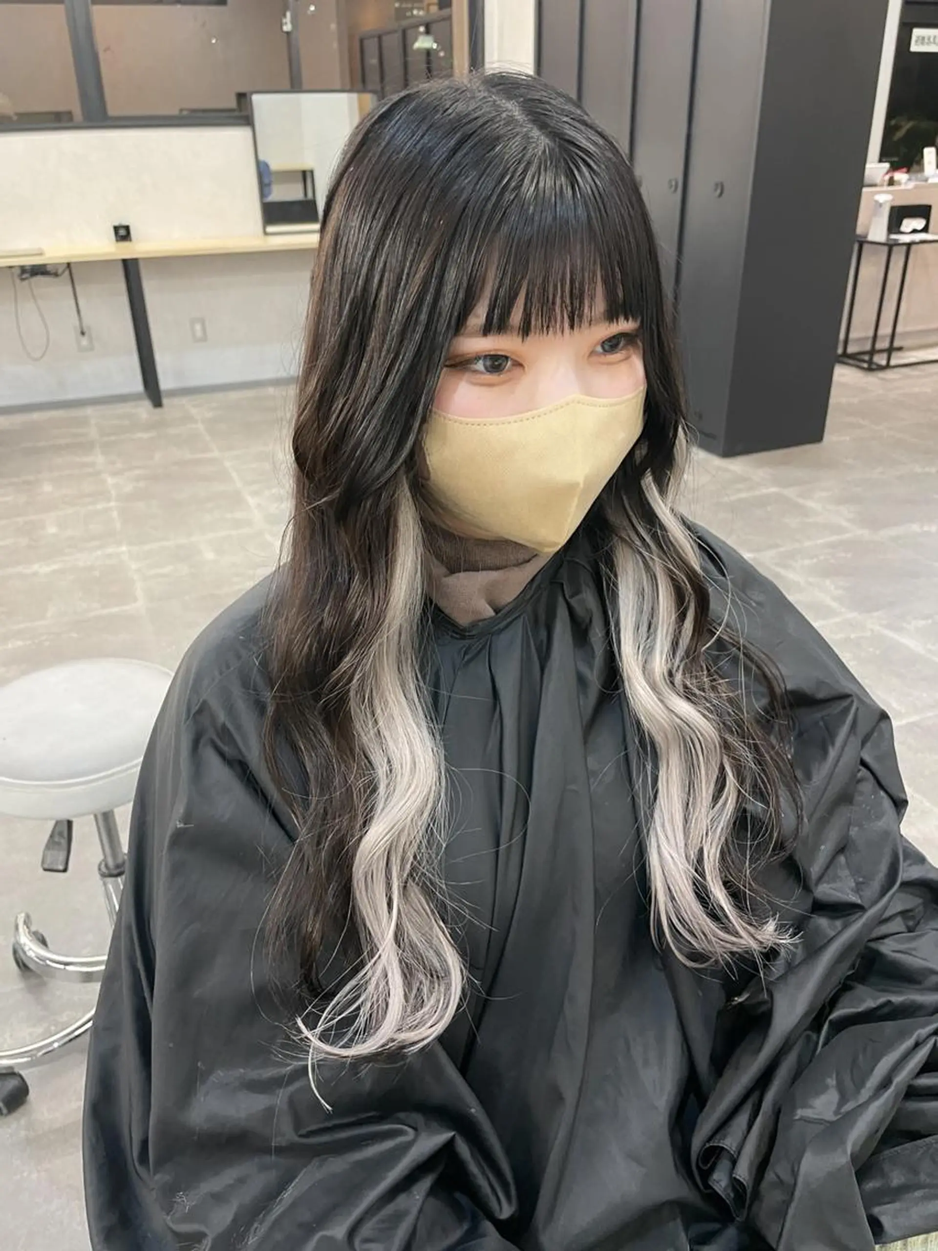 ロング ヘアアレンジ パーマ カラー ハイトーン カラーのヘアスタイル