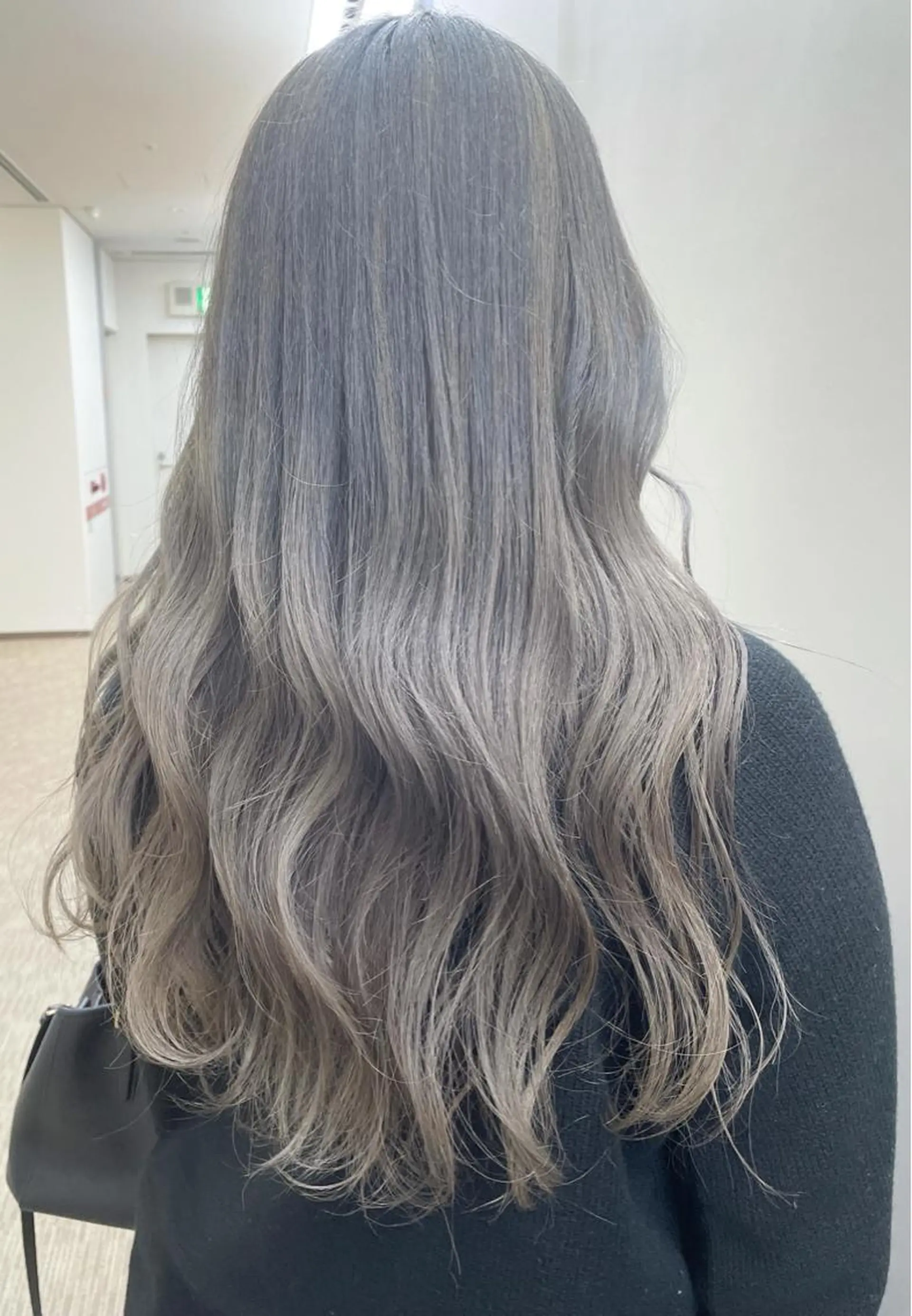 セミロング コトネ🫧 韓国風レイヤーカットのヘアスタイル