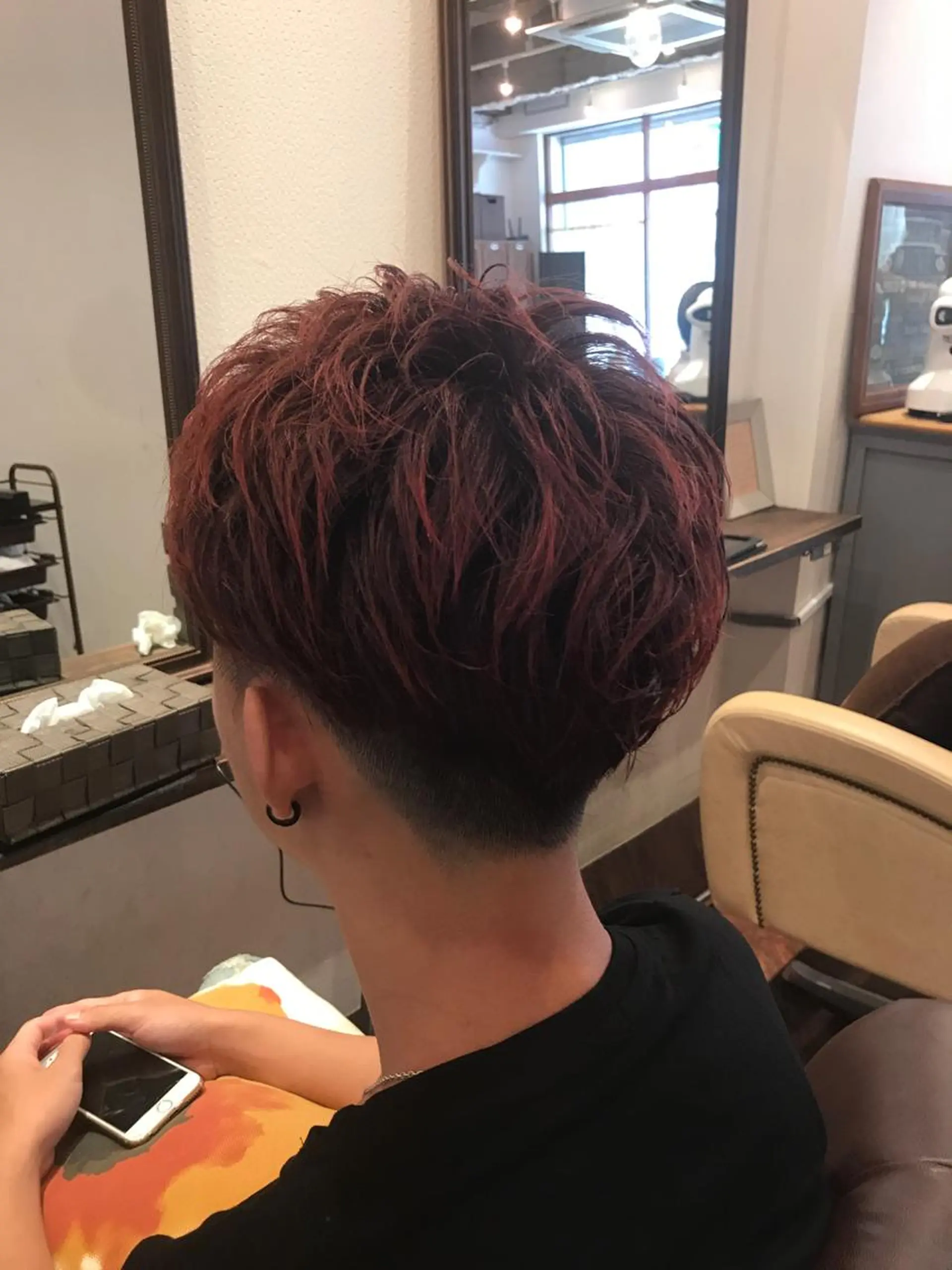 ショート カラー パーマ ブリーチ ハイトーンカラー ブリーチなしカラー レッドカラー 小森谷 亮太のヘアスタイル