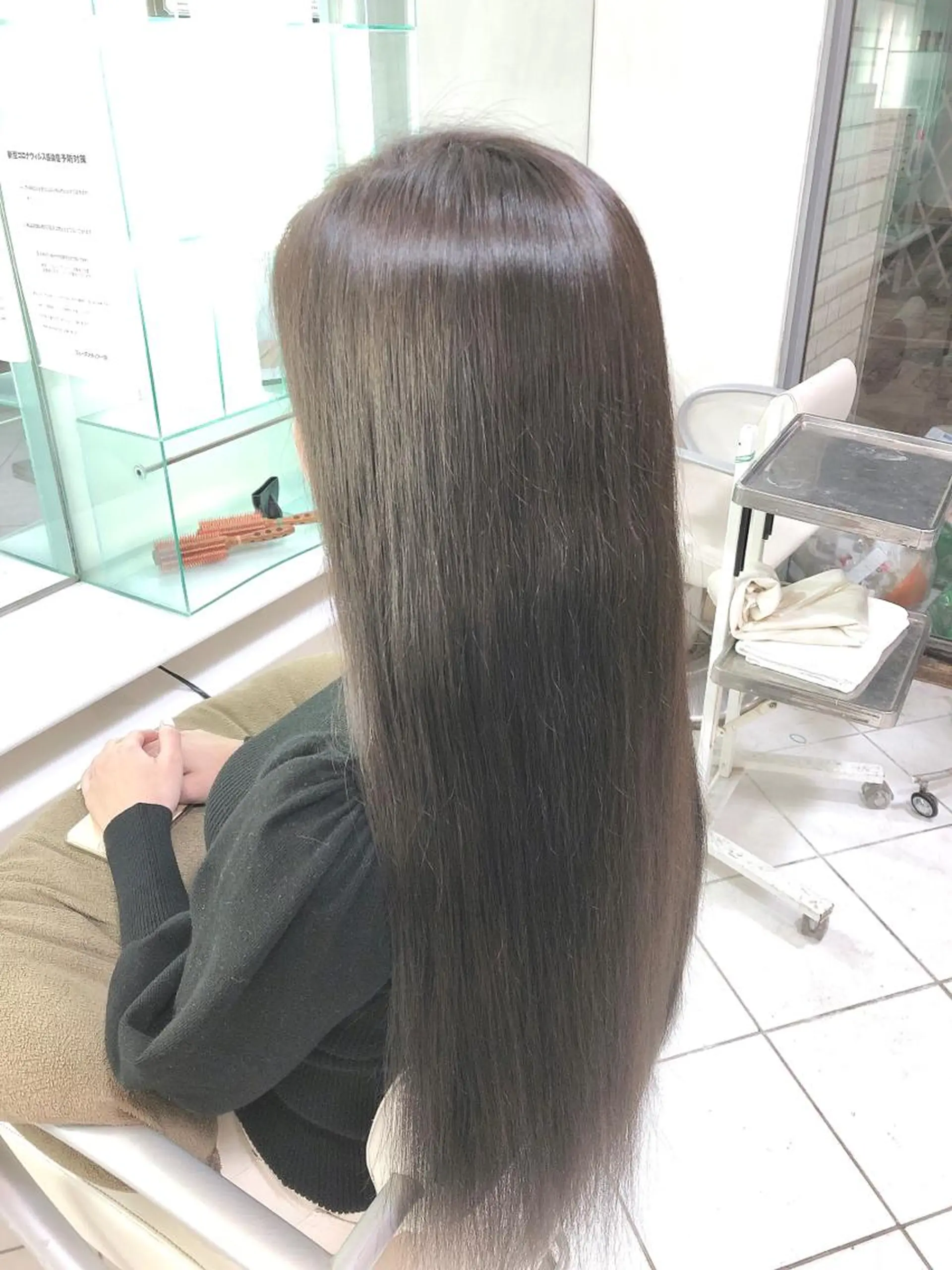 ロング カラー アッシュ ベージュカラー 保住 亮太のヘアスタイル